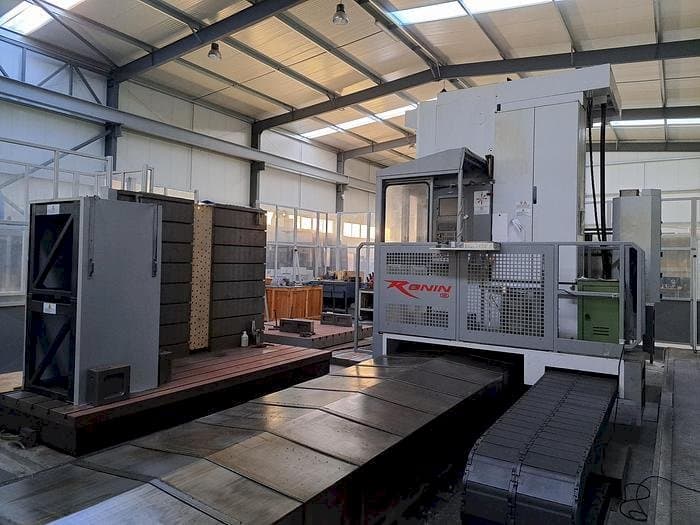 Front view of FPT RONIN machine