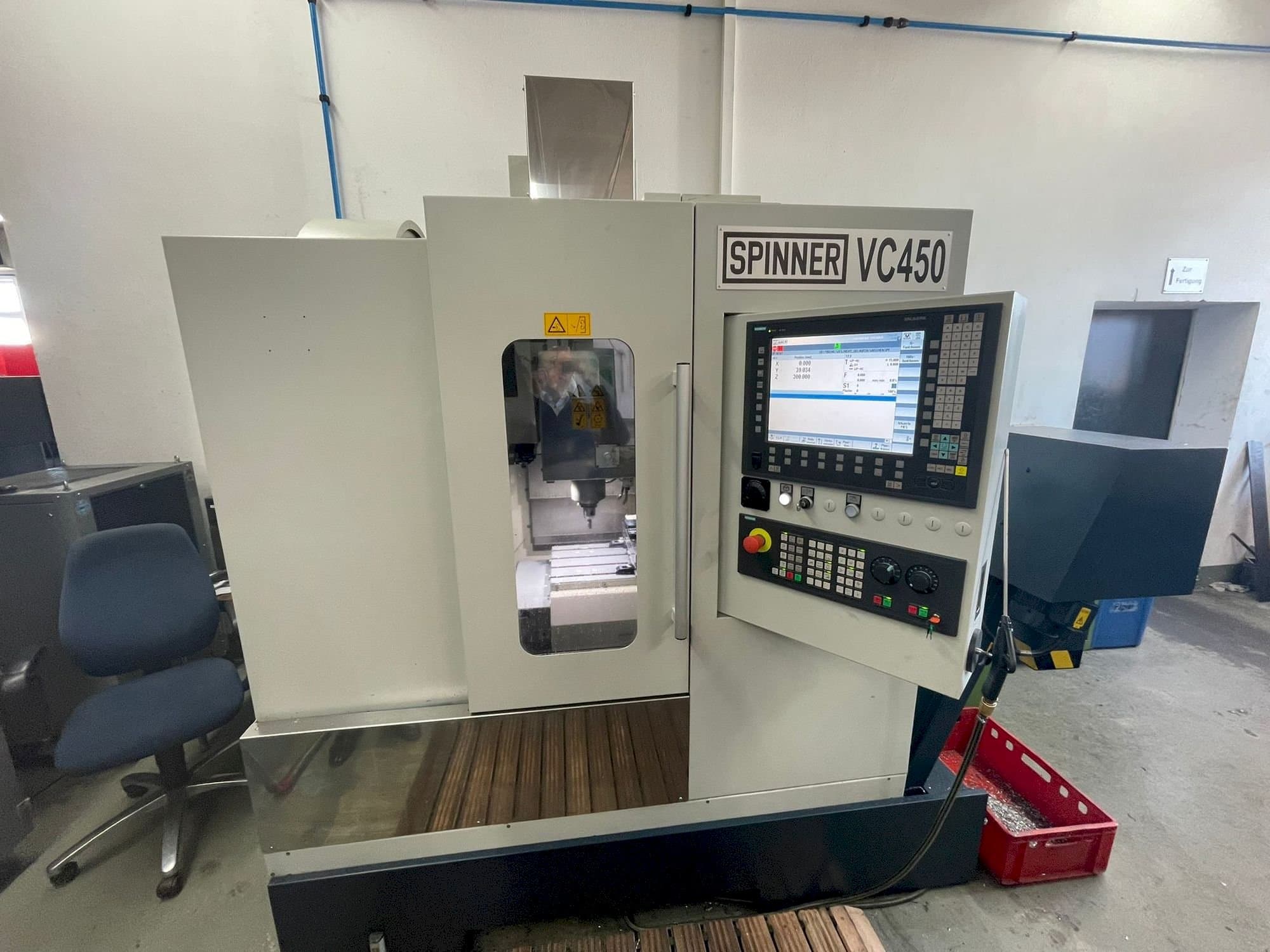 Front view of SPINNER VC 450  machine