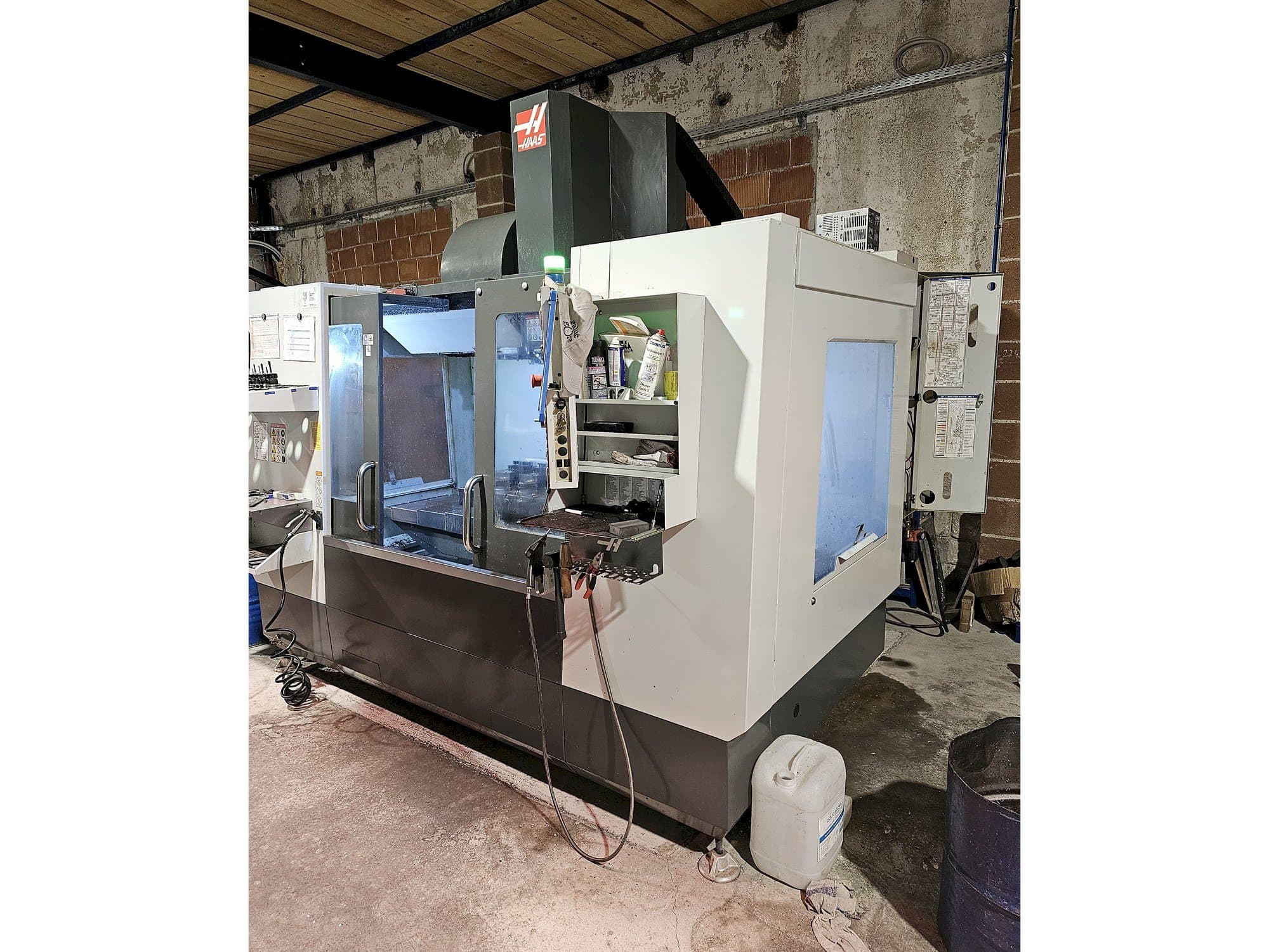 Front view of HAAS VM3 machine
