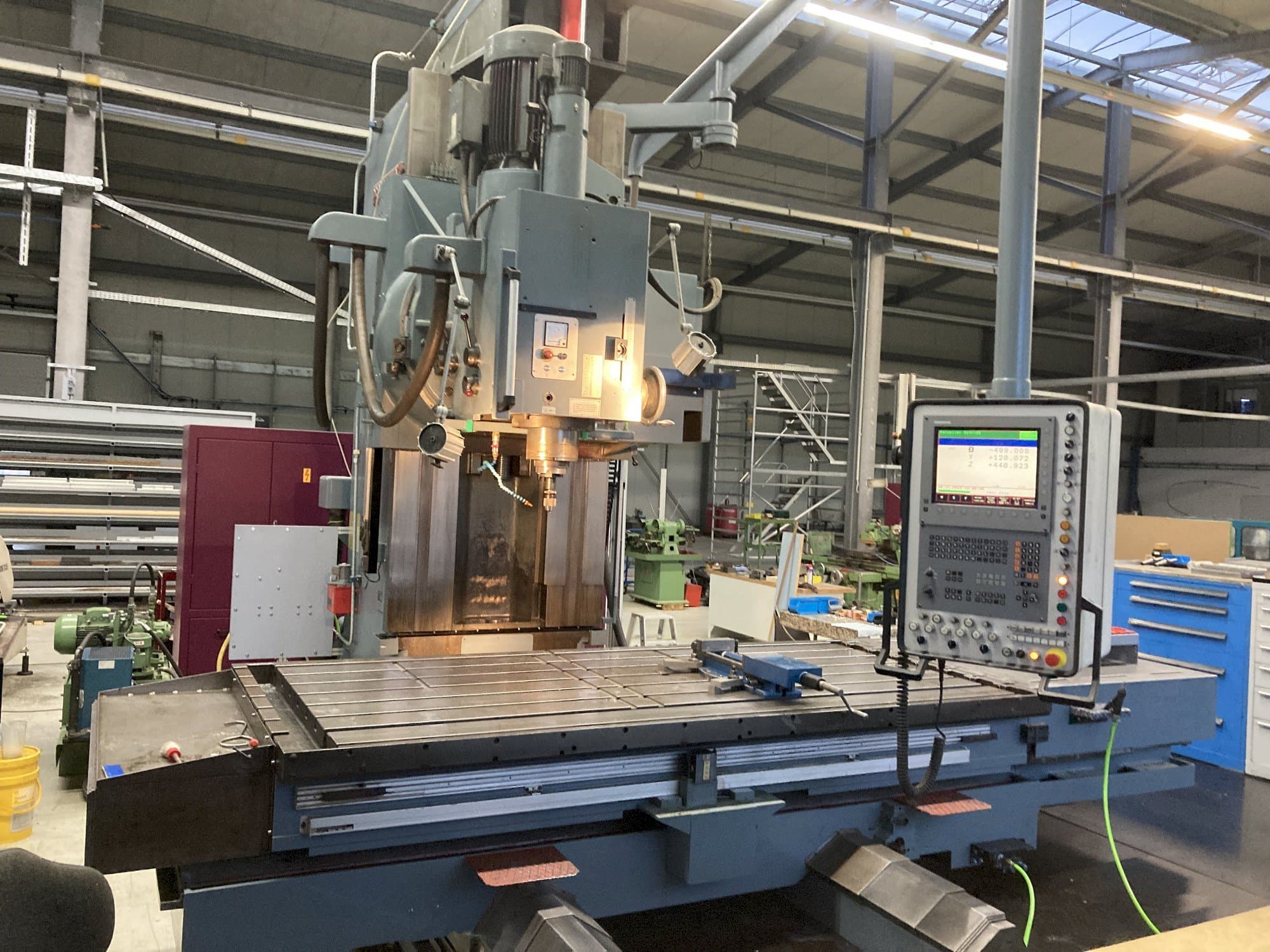 Front view of Droop & Rein FS 130 SKE machine