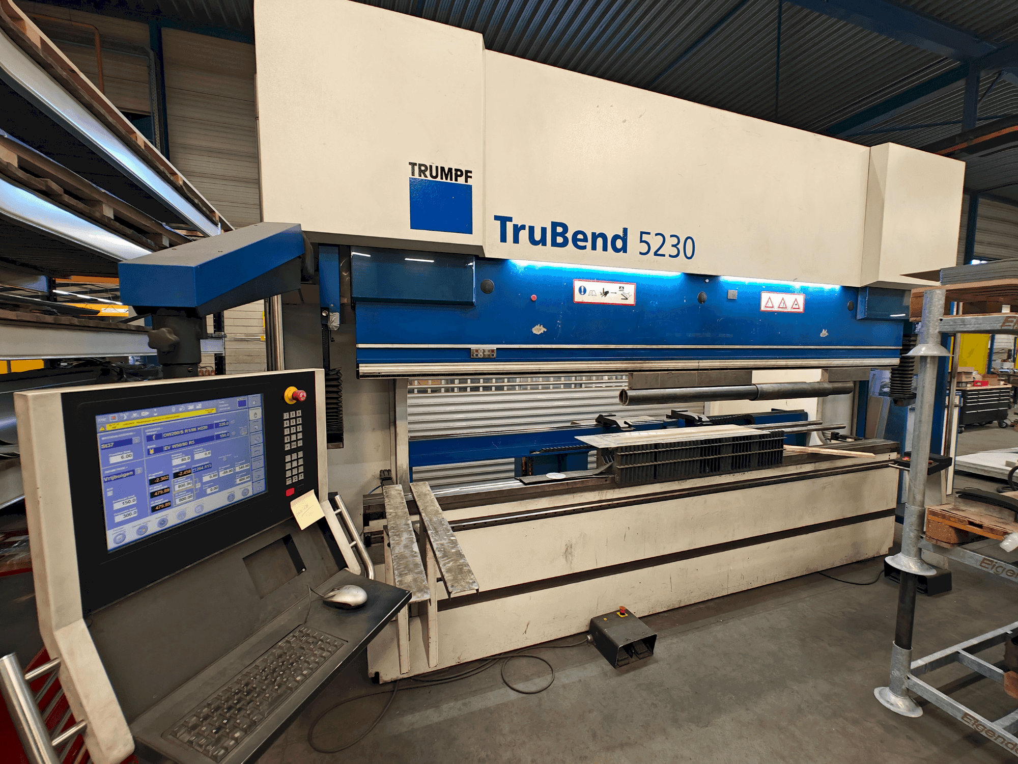 Front view of TRUMPF TruBend 5230 machine