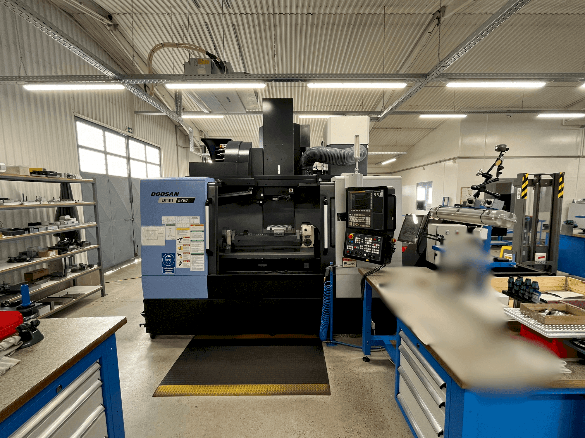 Front view of DOOSAN DNM 5700  machine