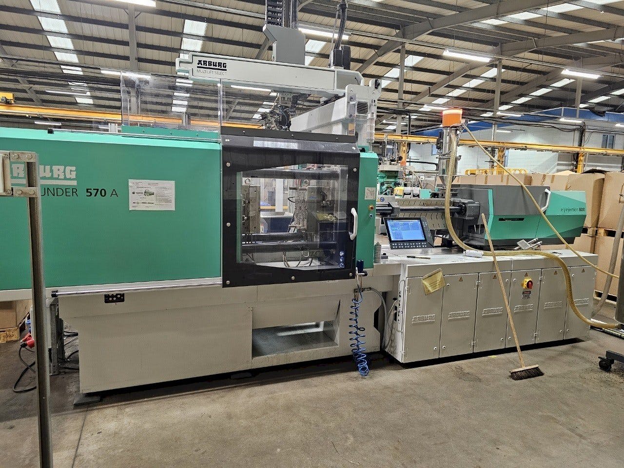 Front view of Arburg Allrounder 570 A 2000-800  machine