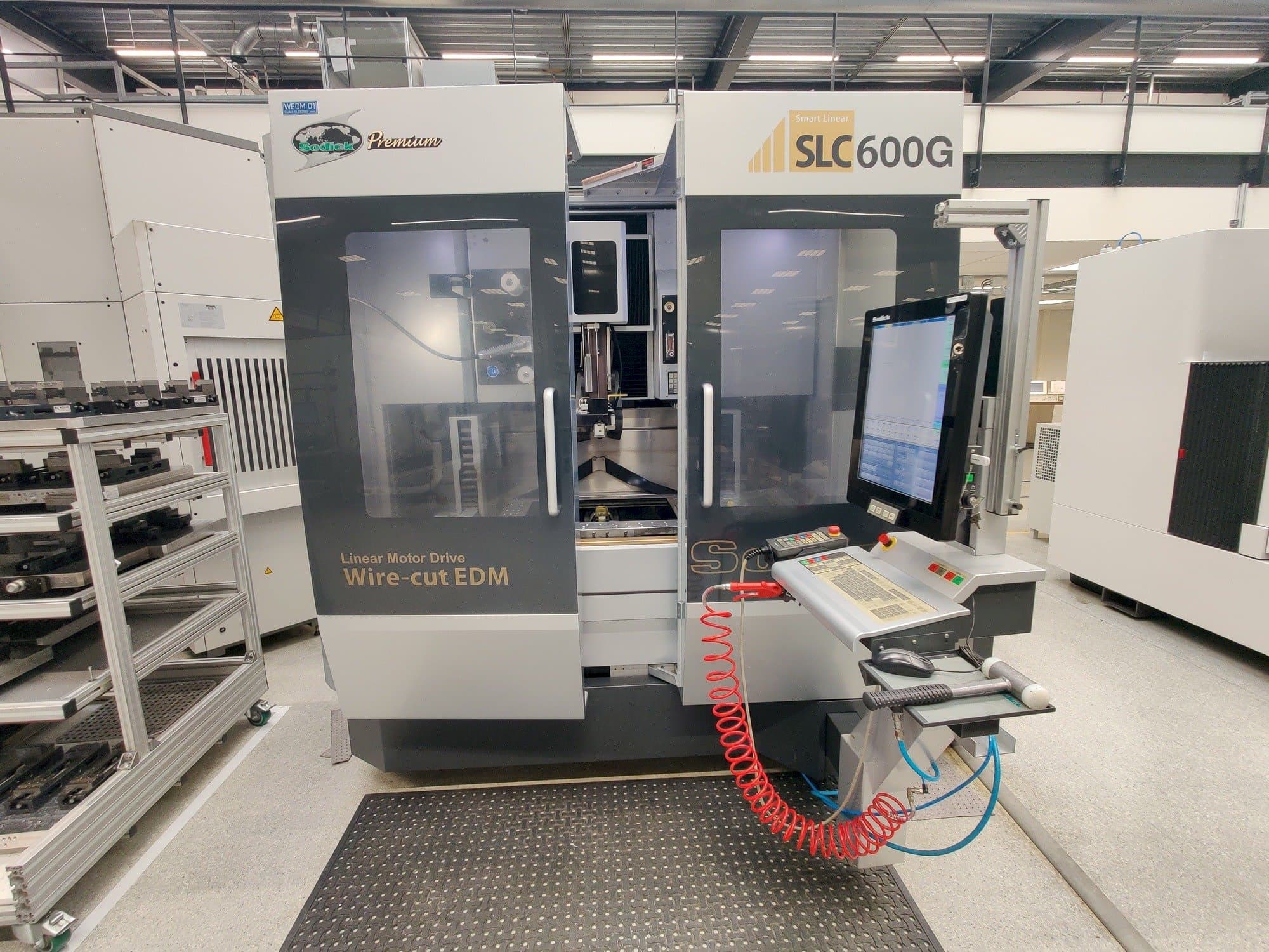 Front view of Sodick SPW600 machine