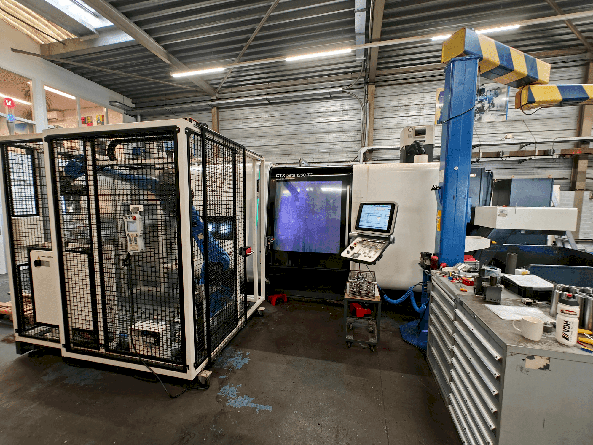 Front view of DMG CTX beta 1250 4 A machine