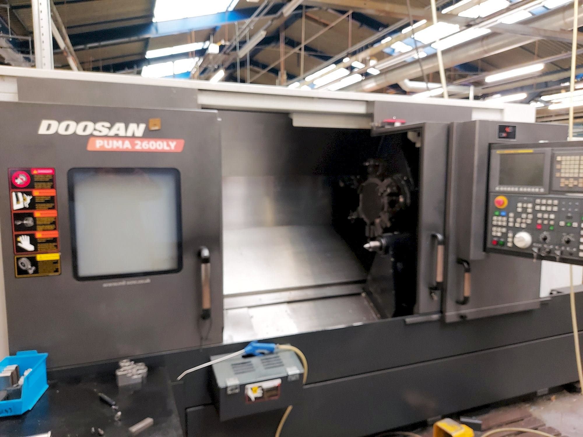 Front view of Doosan Puma 2600LY machine
