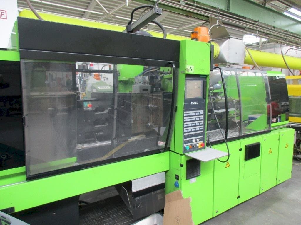 Front view of ENGEL Victory 500-110 Tech machine