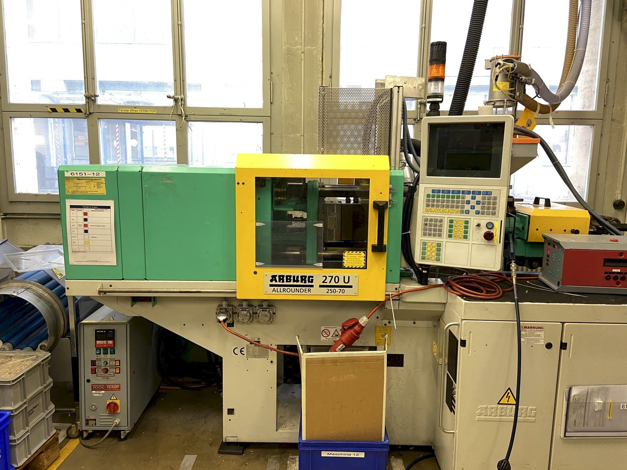 Front view of Arburg 270 U 250-70 machine