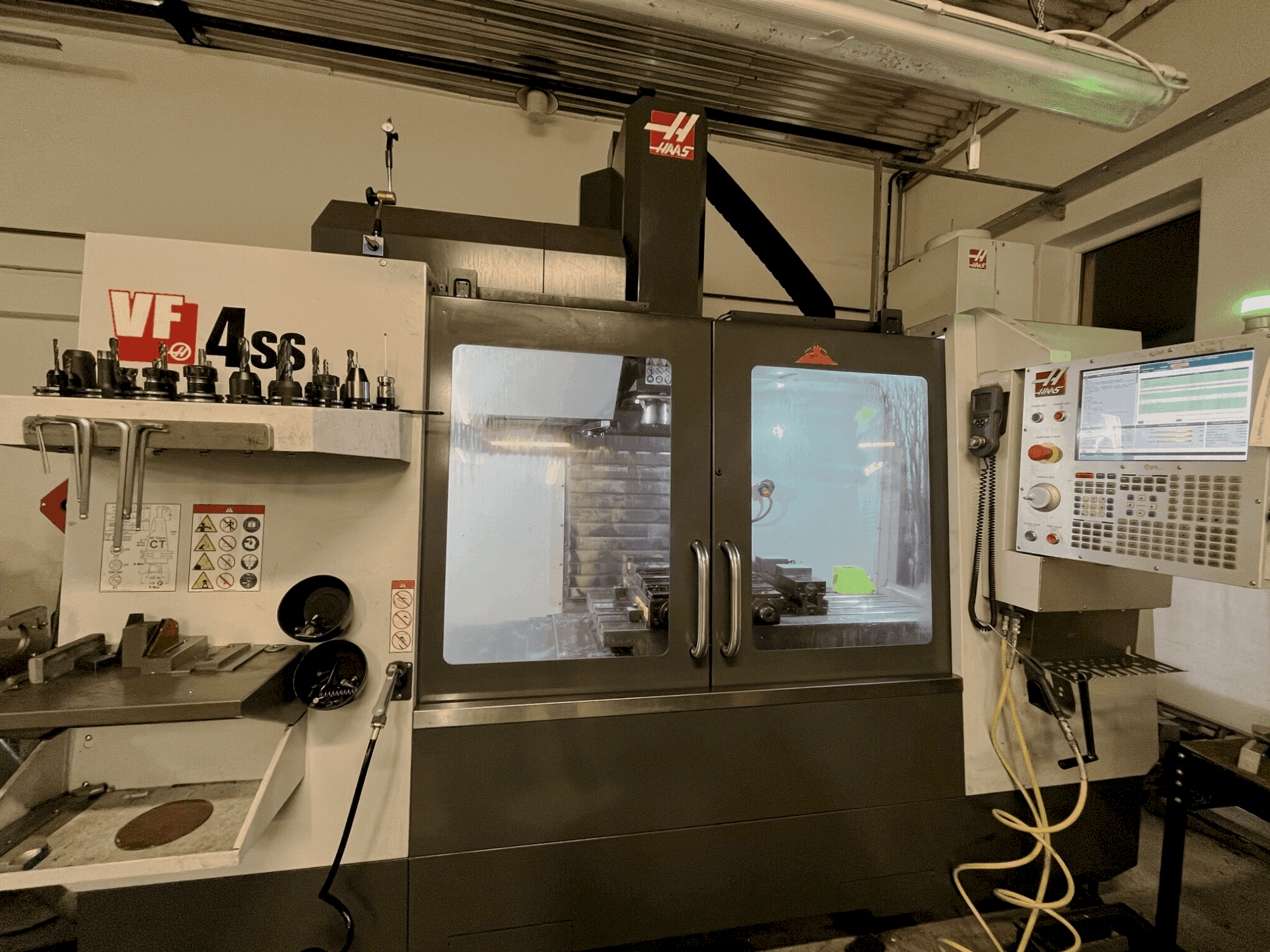Front view of HAAS VF4-SS  machine