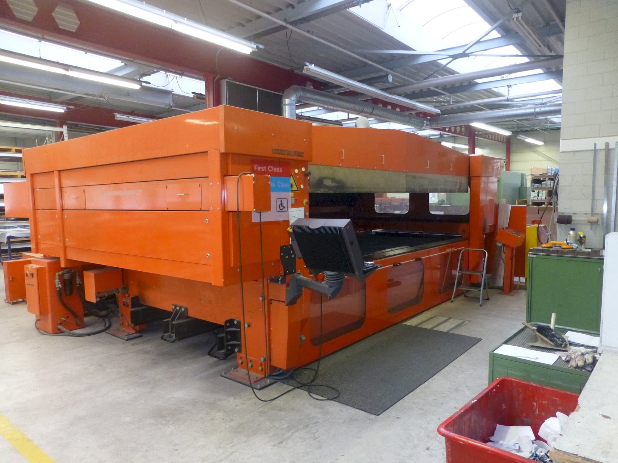 Front view of Bystronic BYSTAR 4020 machine