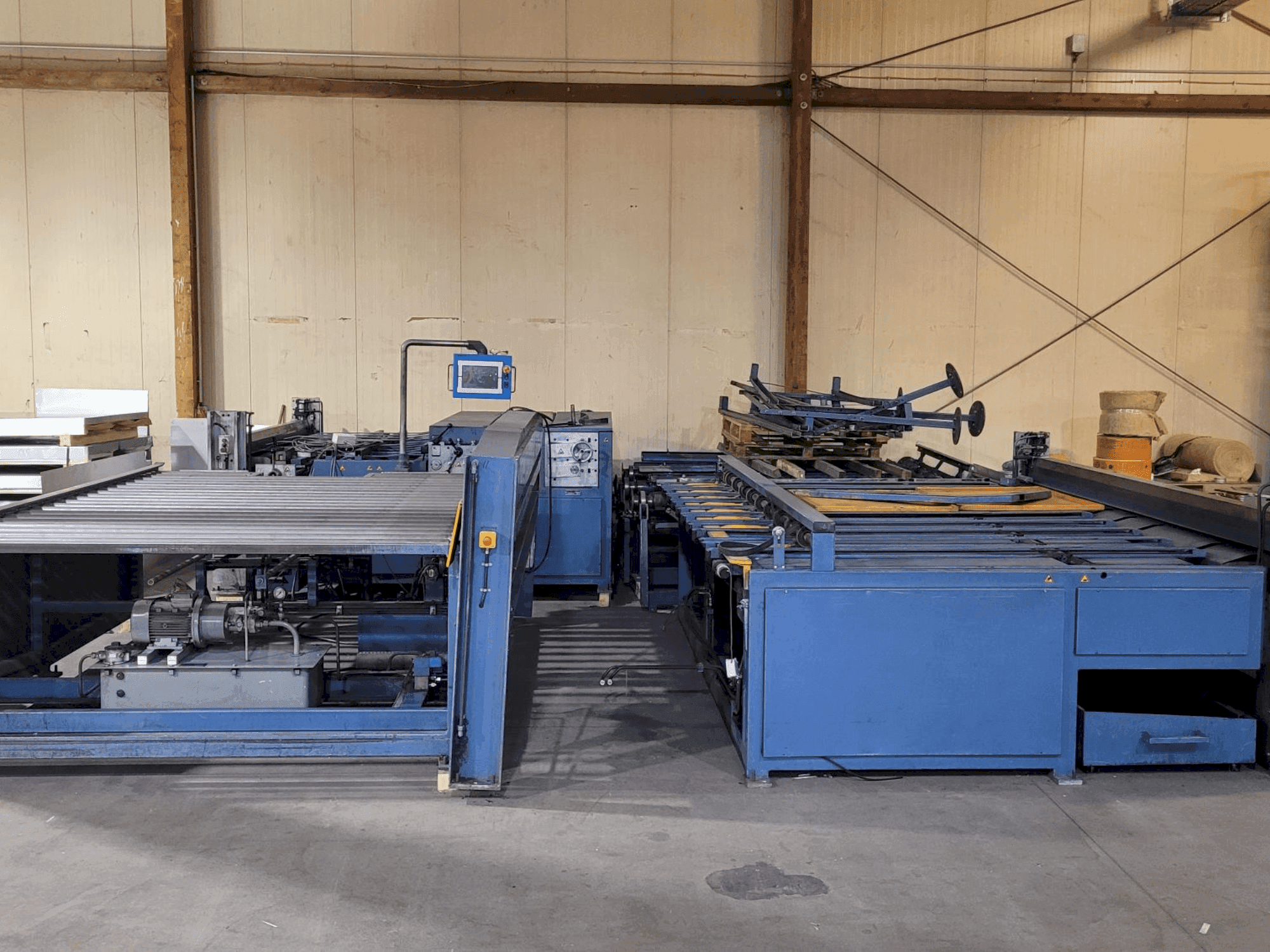 Front view of TWIN SEAM KA 2000-3000 machine