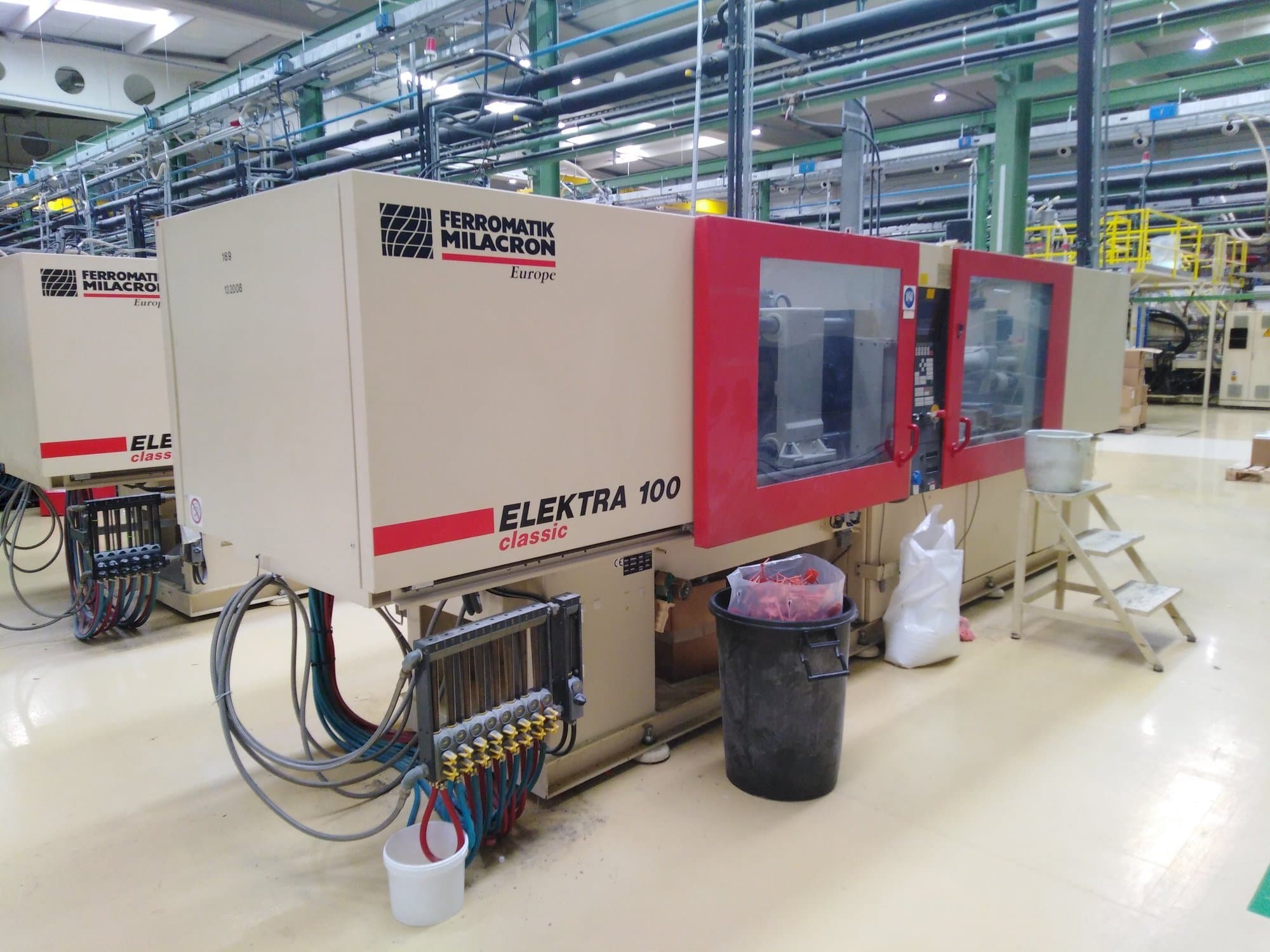 Front view of Ferromatik Electra 100 machine