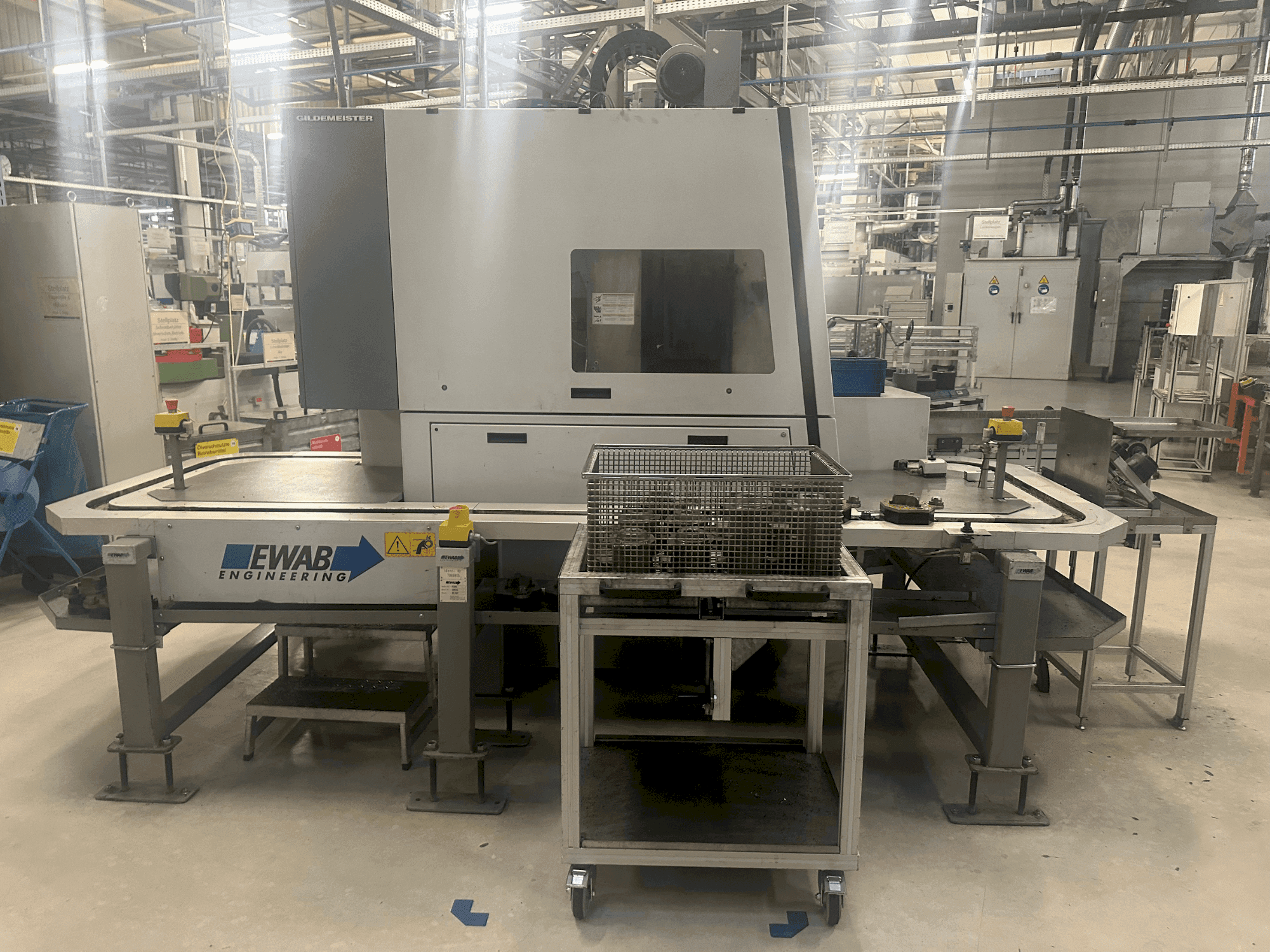 Front view of DMG Gildemeister CTV 250 machine