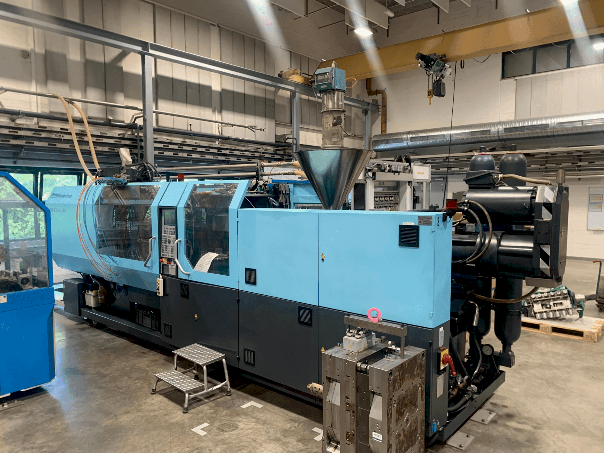 Front view of DEMAG EL-Exis S 250/630-1450  machine