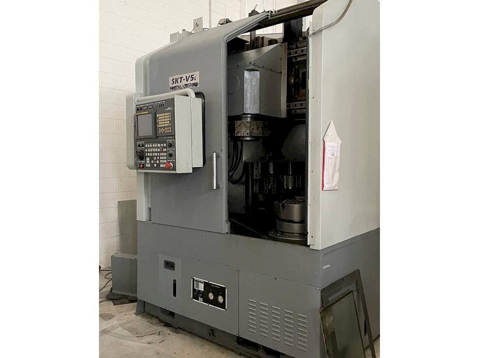 Right view of Hyundai SKT V5L machine