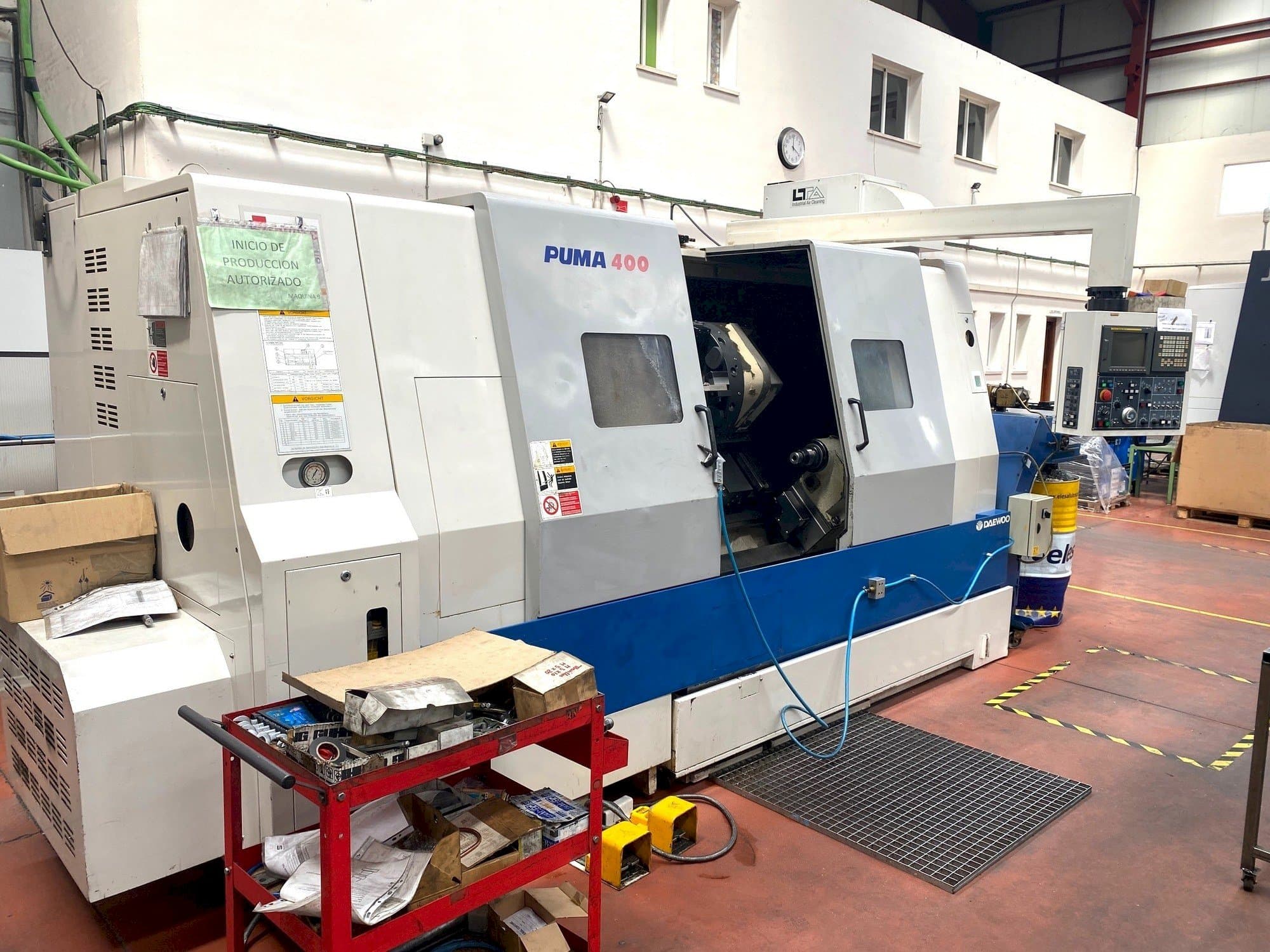 Front view of DAEWOO PUMA 400 machine