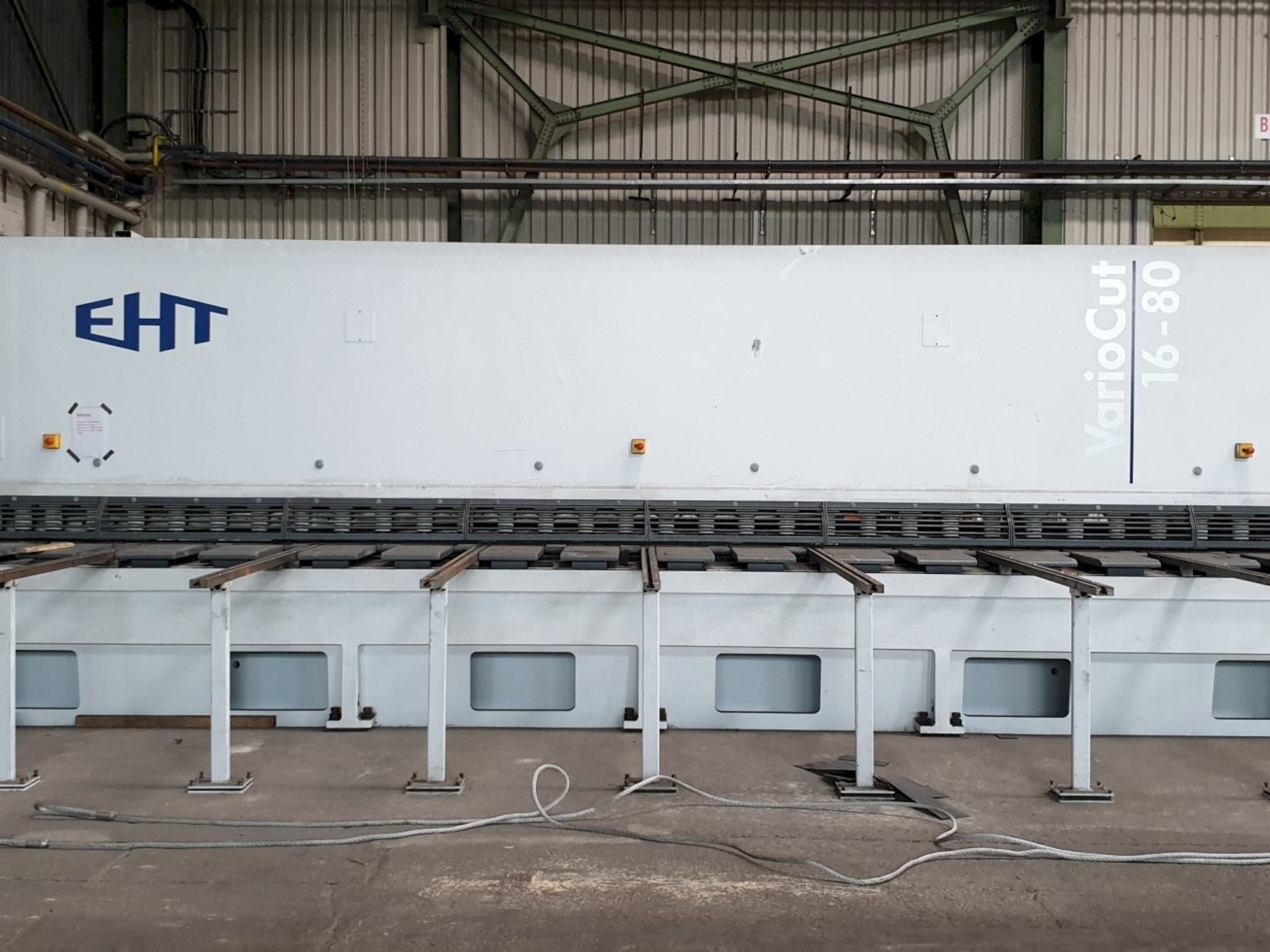 Front view of EHT VarioCut 16-80 machine