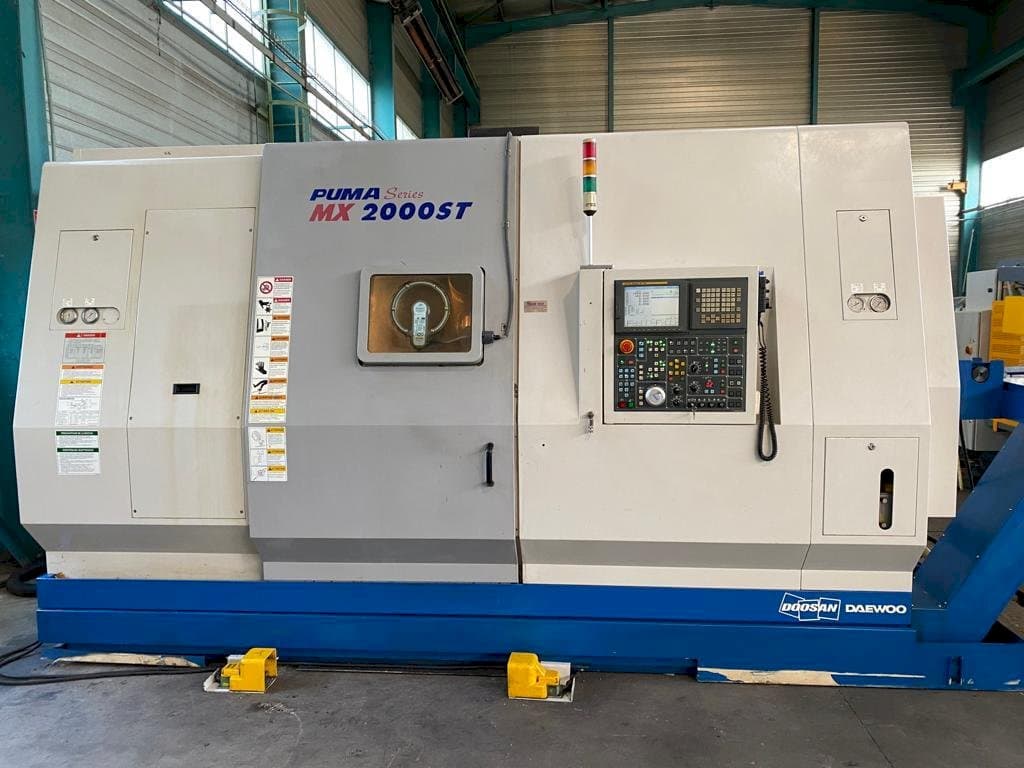 Front view of Doosan PUMA MX 2000 ST  machine