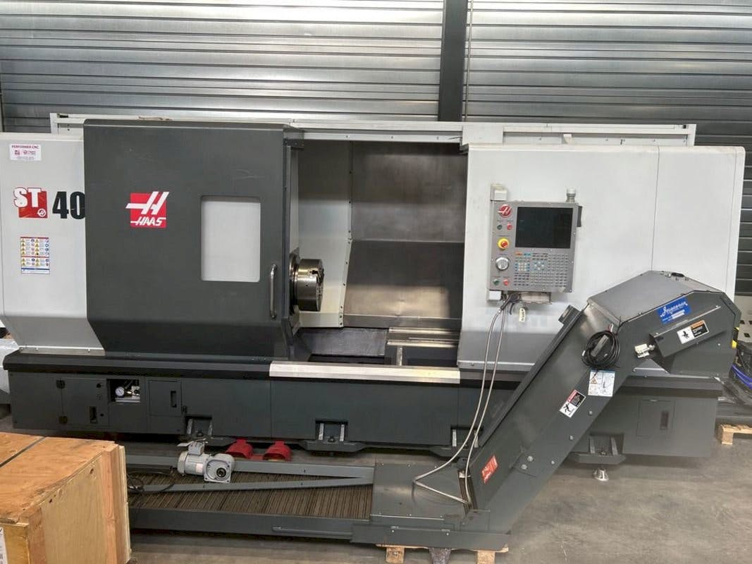 Front view of HAAS ST-40  machine