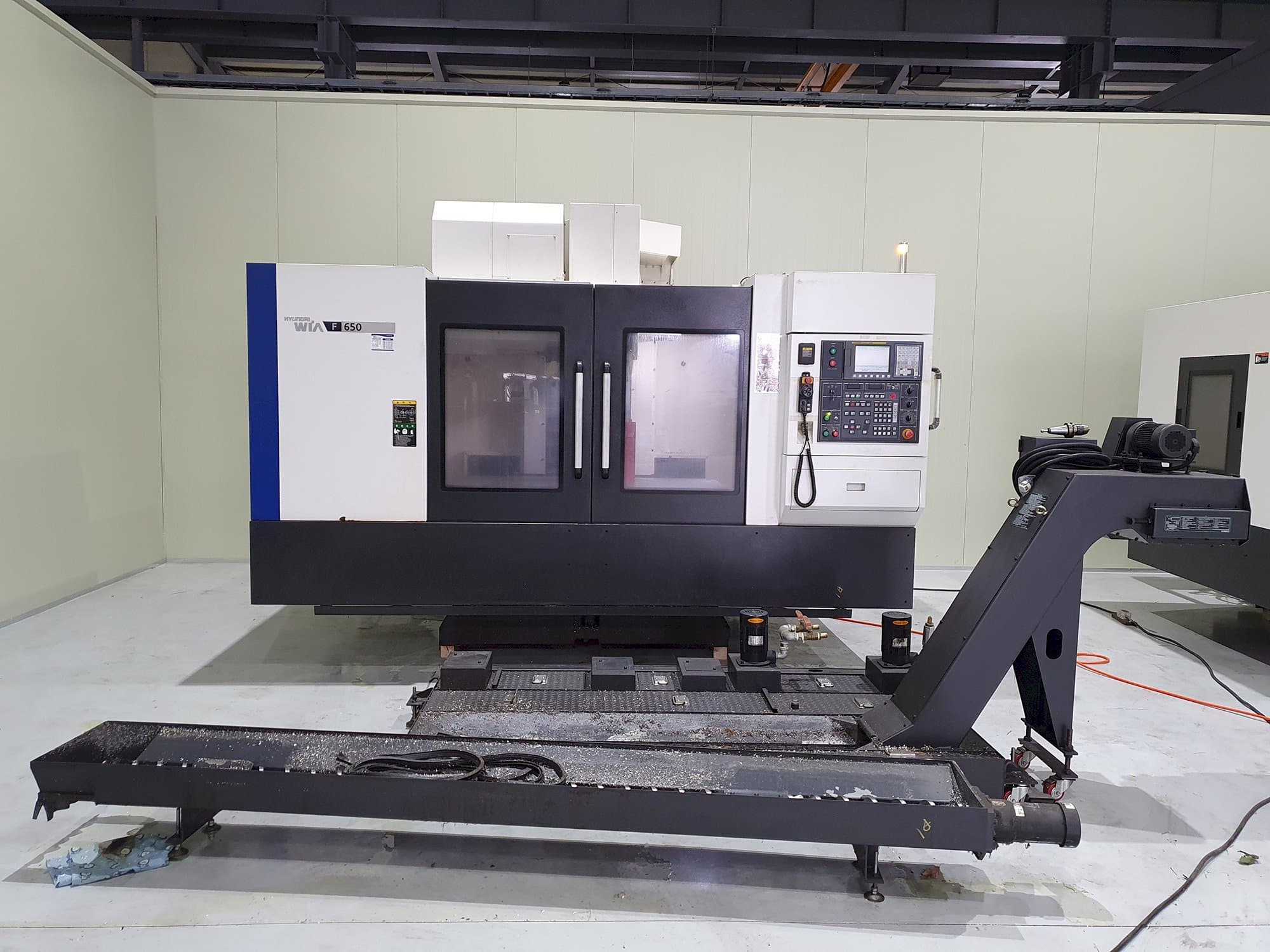Front view of Hyundai Wia F650 machine