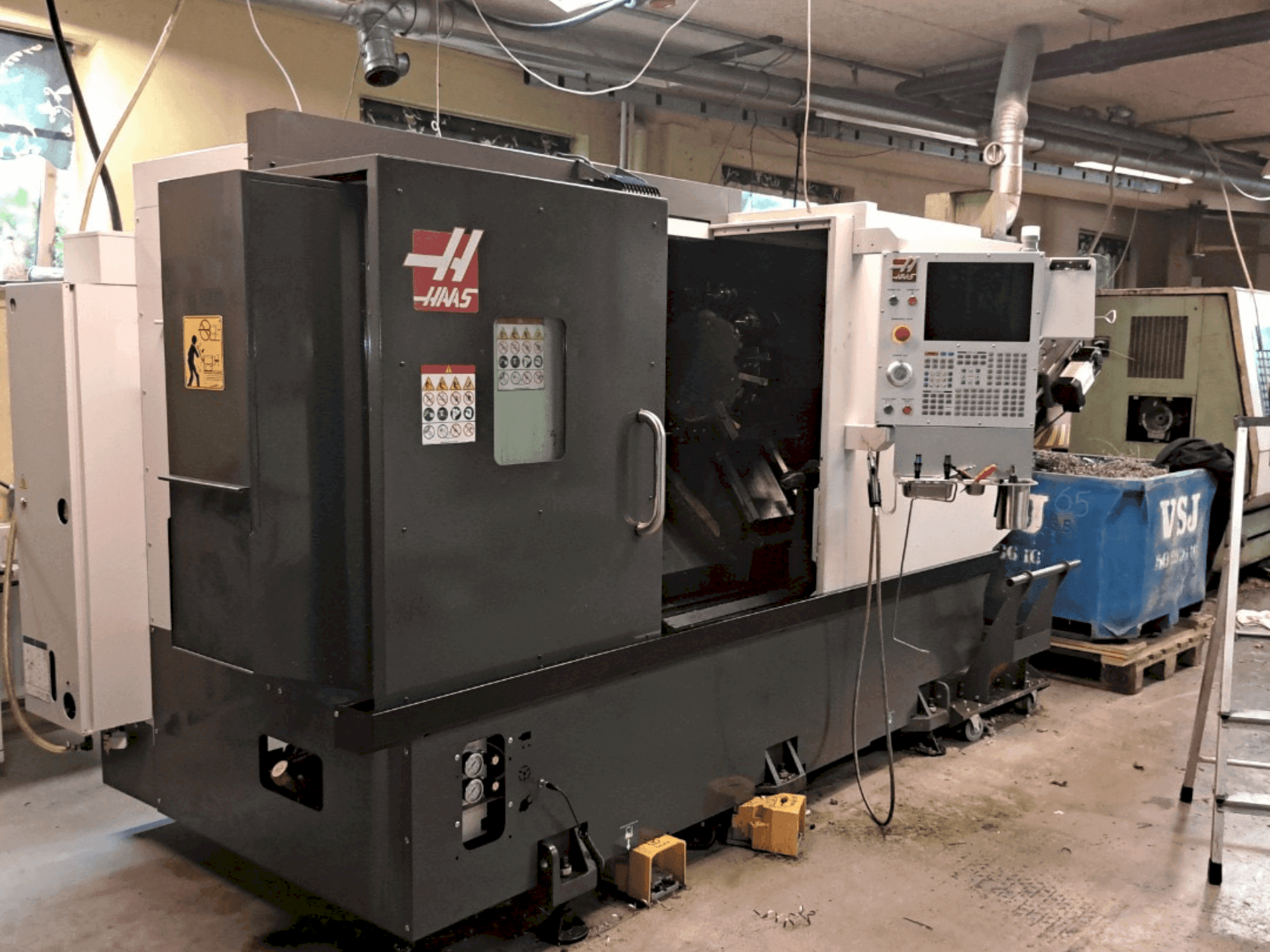 Front view of HAAS ST-30 Y  machine