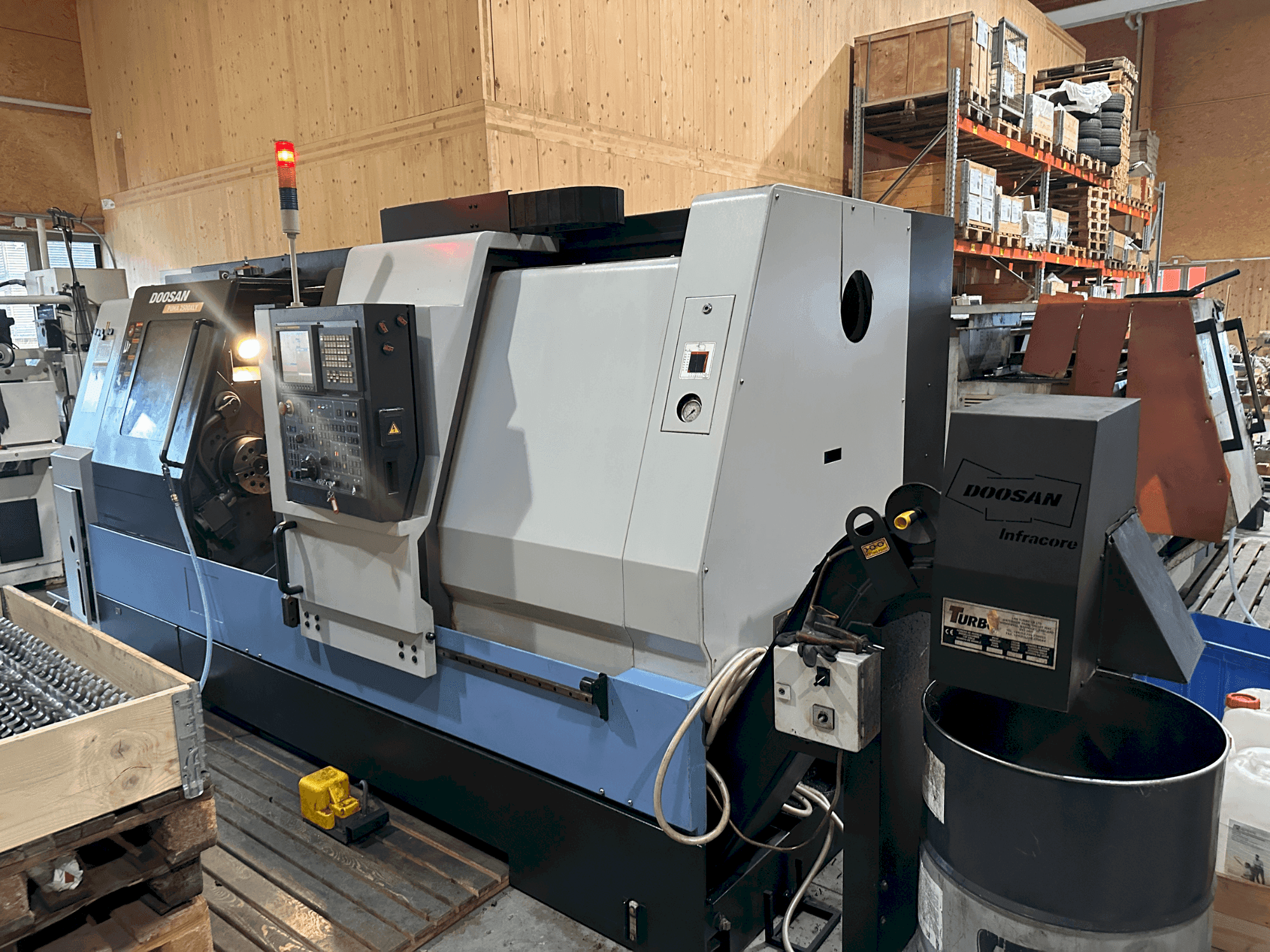 Front view of DOOSAN Puma 2500XLY  machine