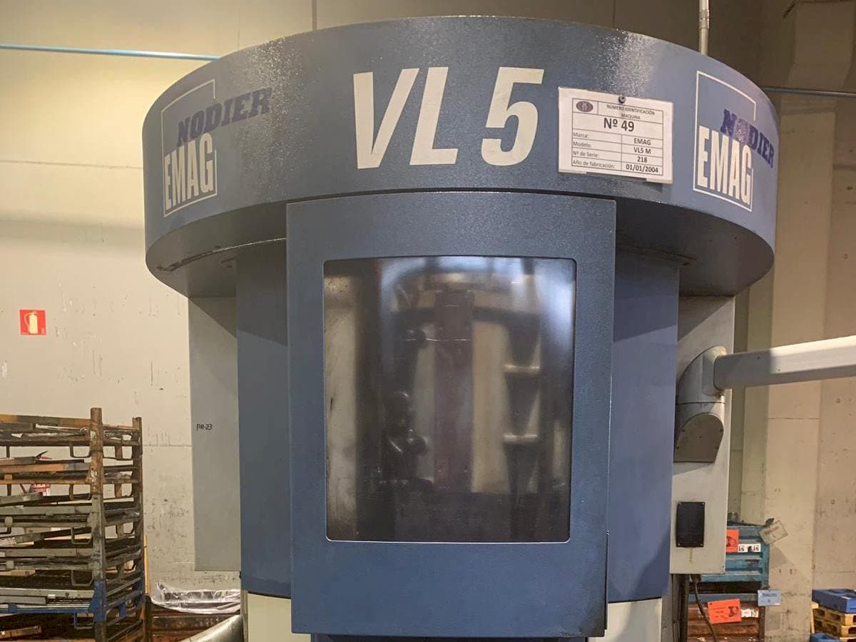 Front view of EMAG VL 5 machine
