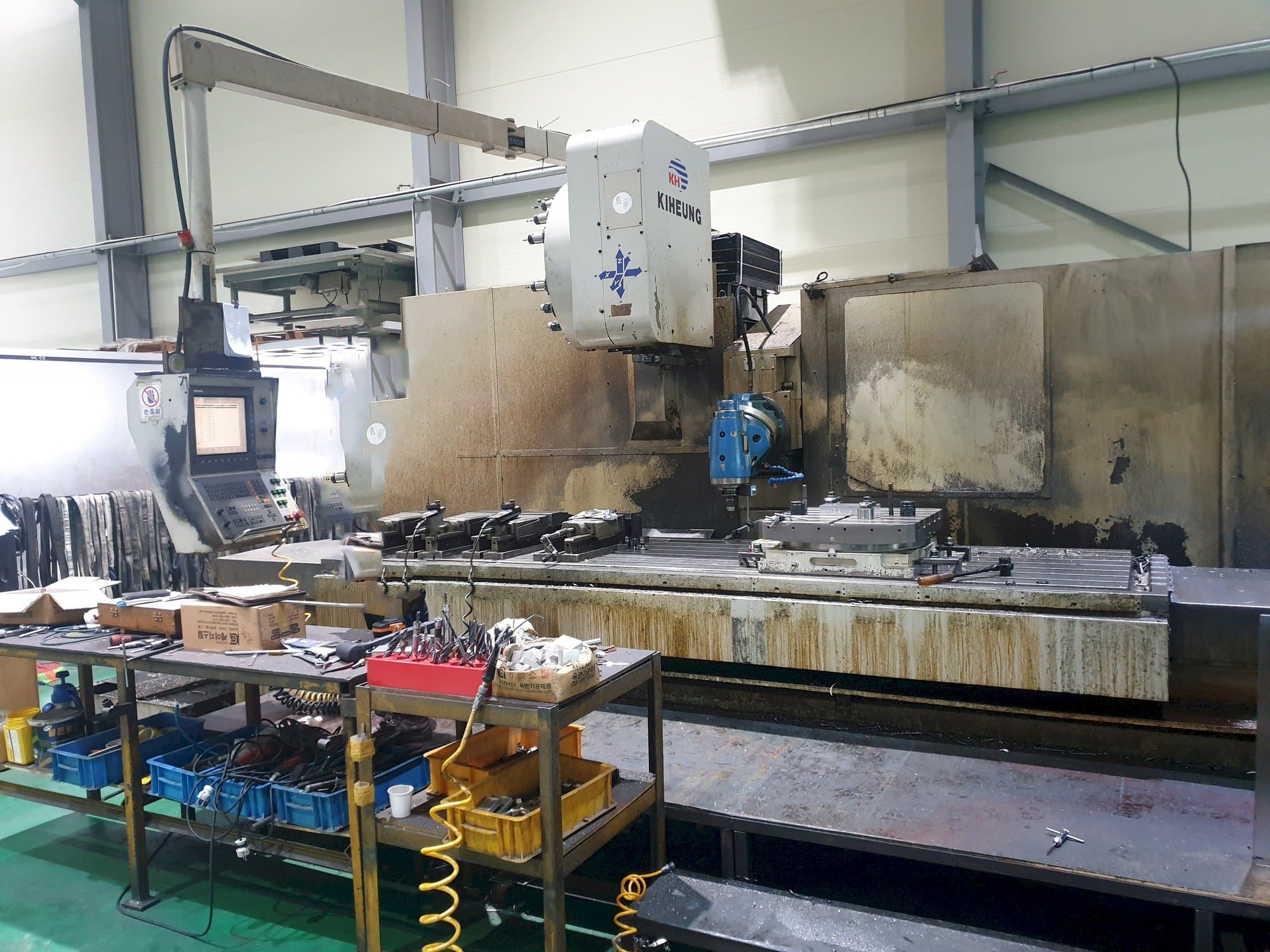 Front view of KIHEUNG KNC-U1000 machine