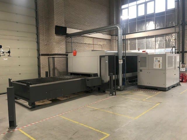 Front view of Bystronic BySprint Fiber 3015 machine