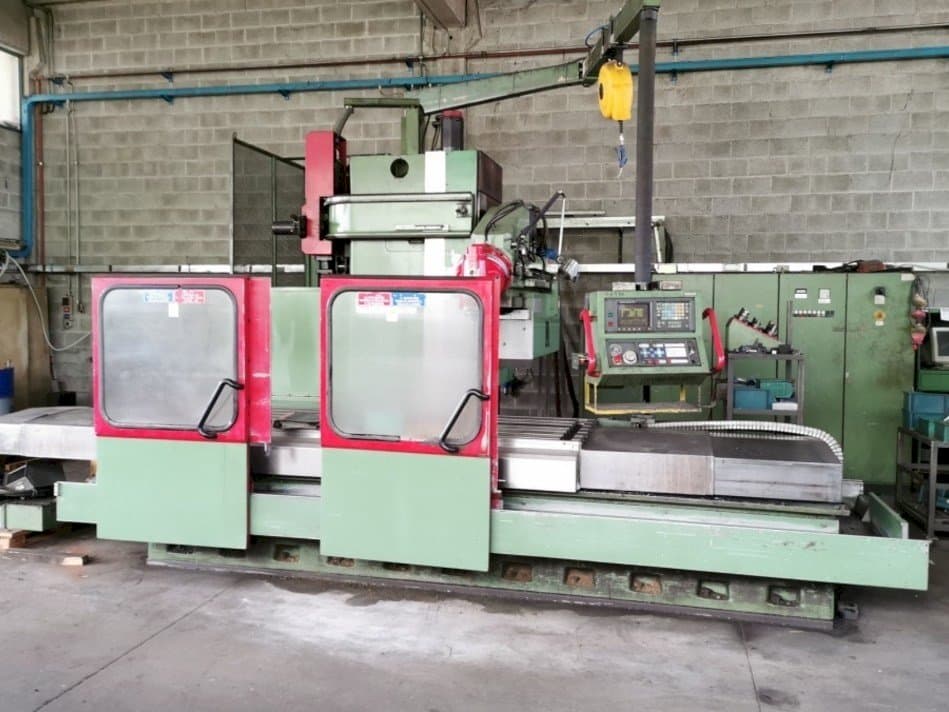 Front view of NOVAR CENTER 1000K 40 machine