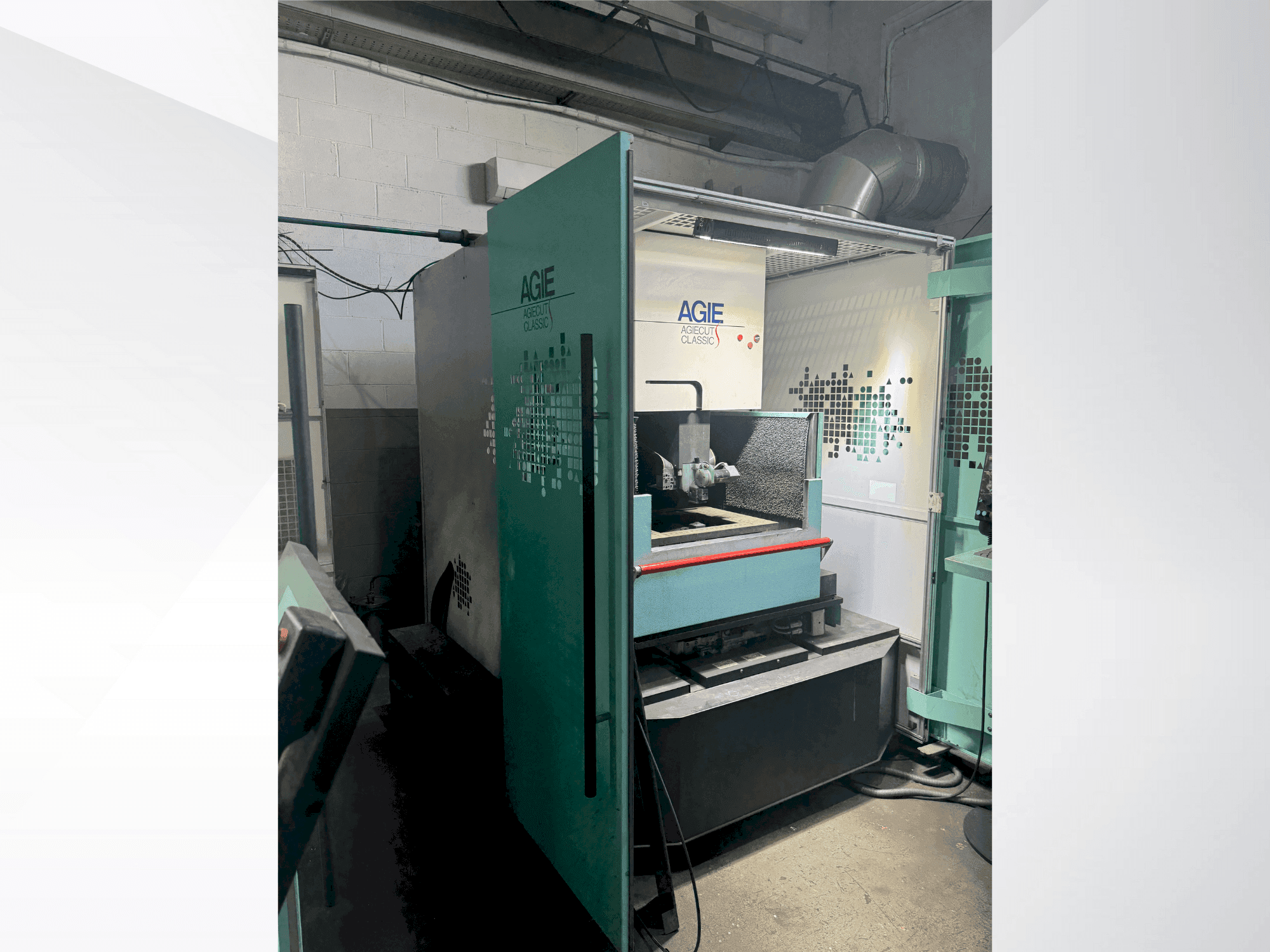 Front view of AGIE Agiecut Classic S  machine