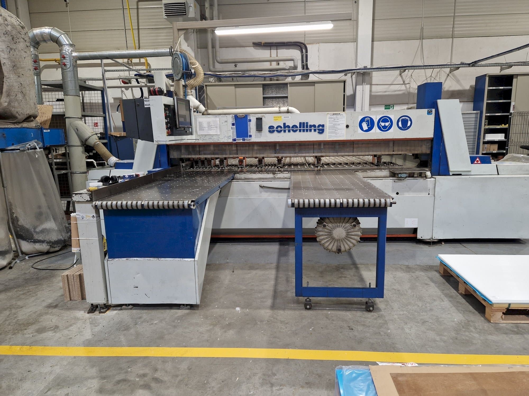 Front view of SCHELLING FWM-330 machine