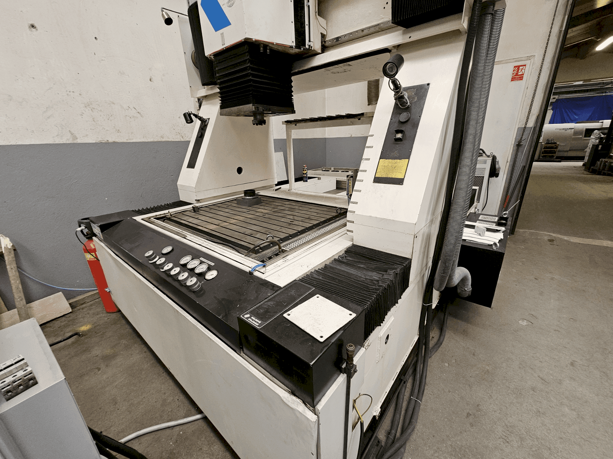 Front view of INGERSOLL IG1300 PENTA  machine