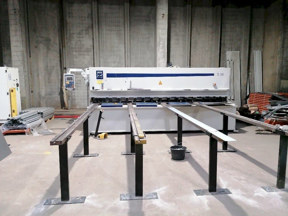 Front view of MVD B06-4000 machine