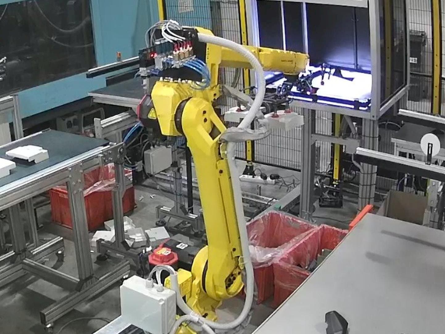 Front view of FANUC M20iA12L machine