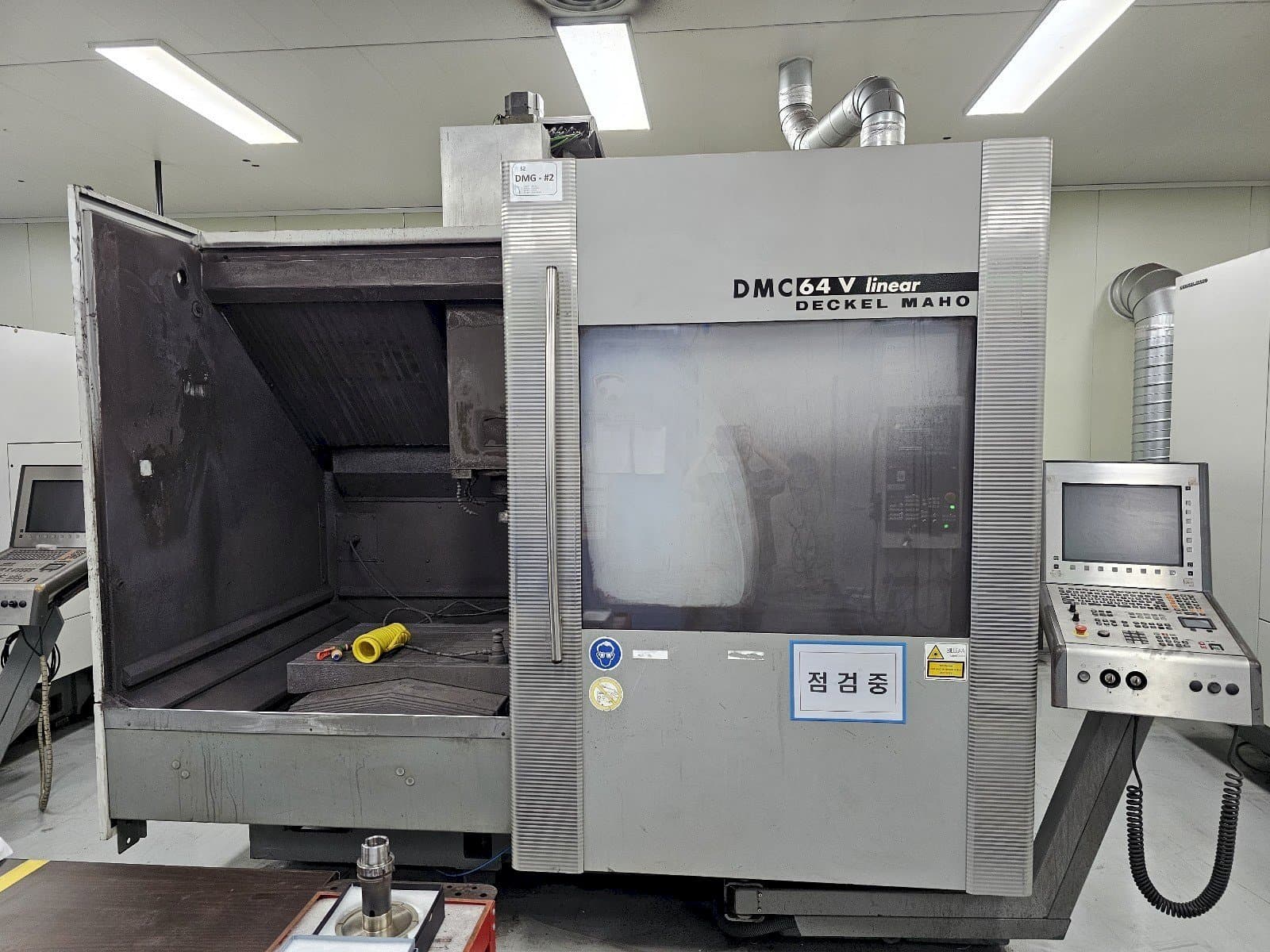 Front view of DECKEL MAHO DMC 64V linear machine
