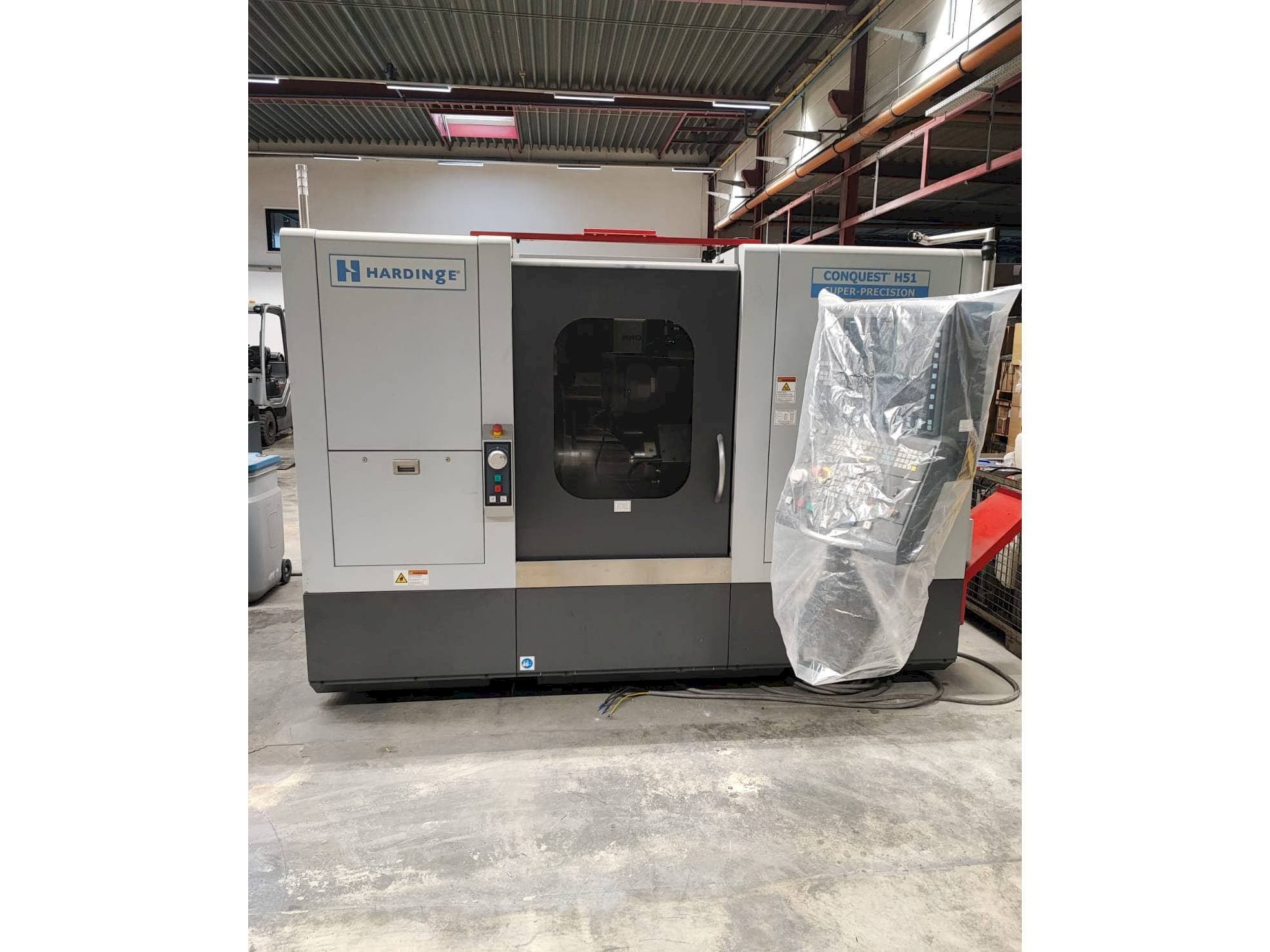 Front view of HARDINGE CONQUEST H51 machine