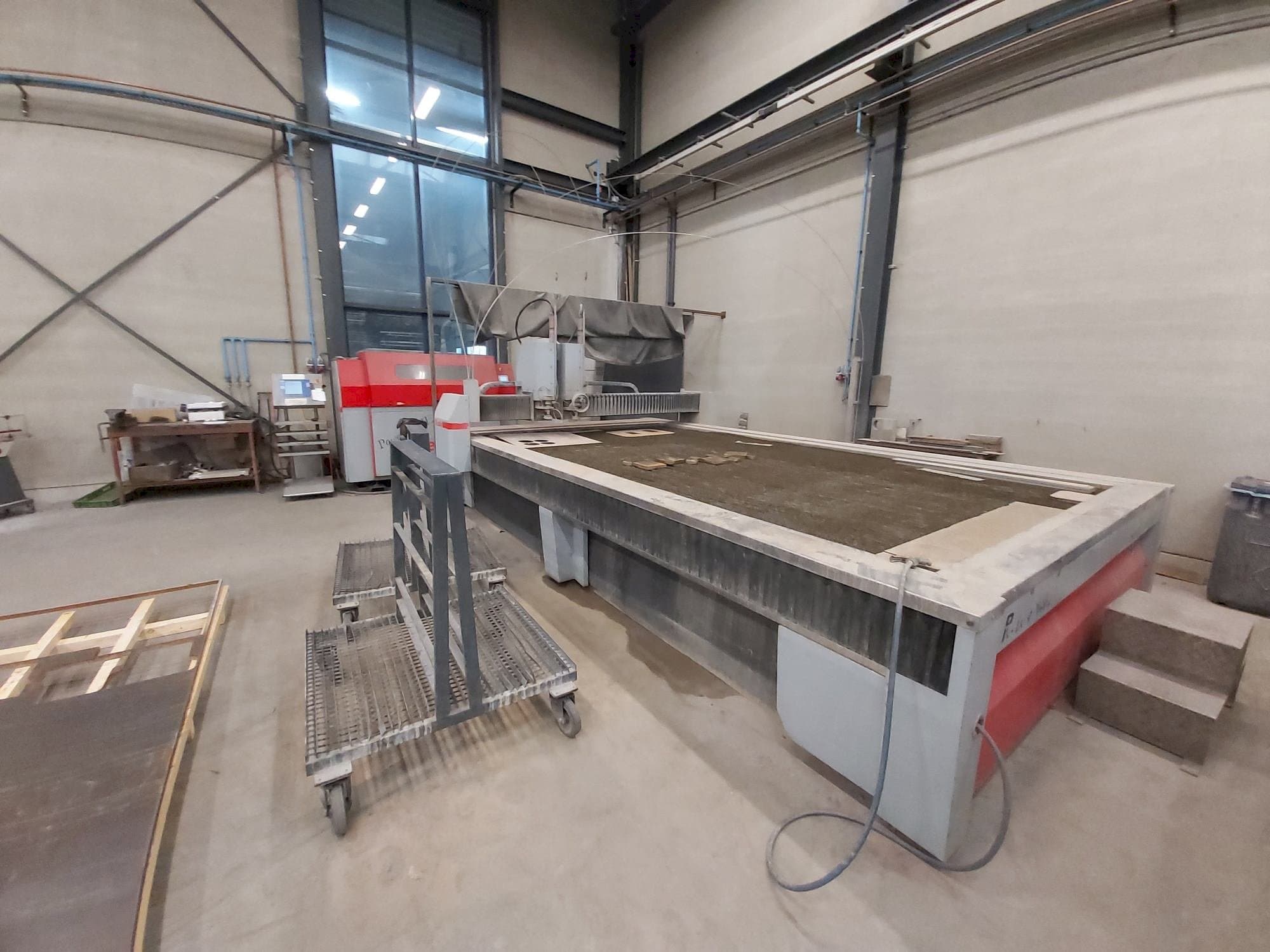 Front view of Resato PJE-4-4000 waterjet machine