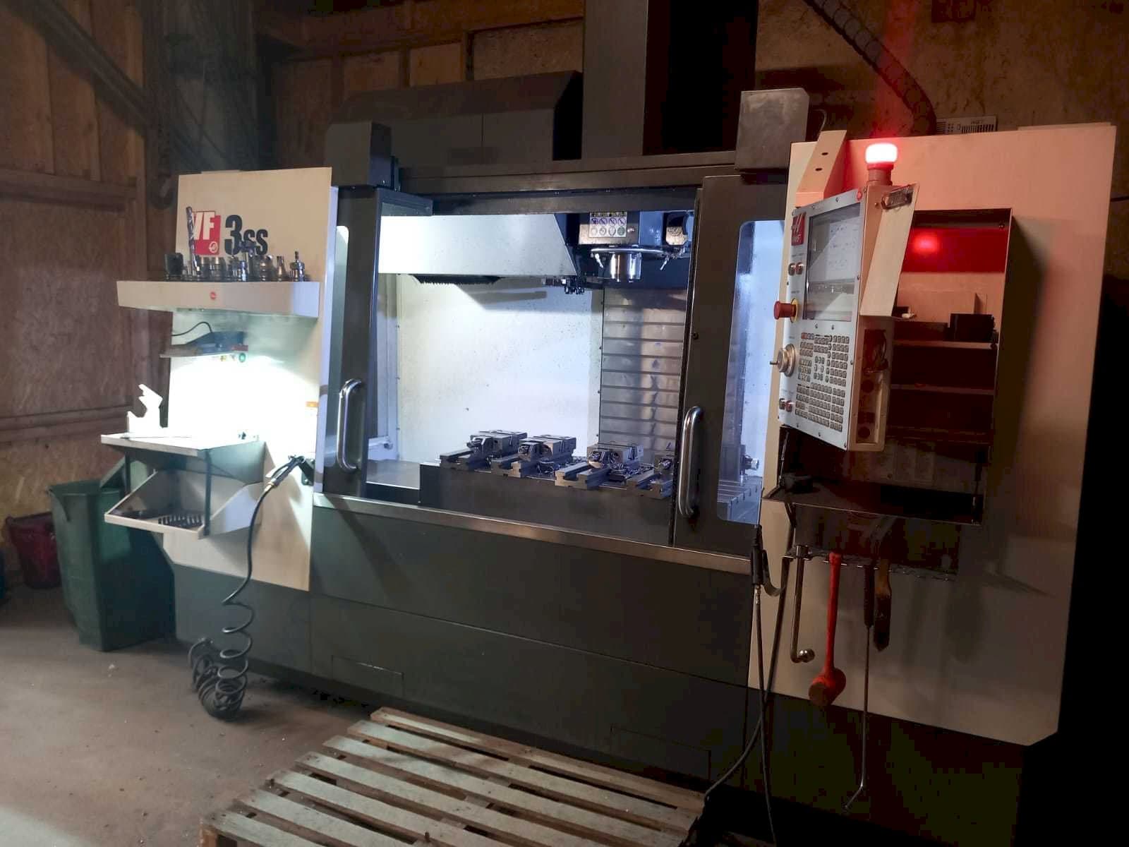 Front view of HAAS VF3SS machine