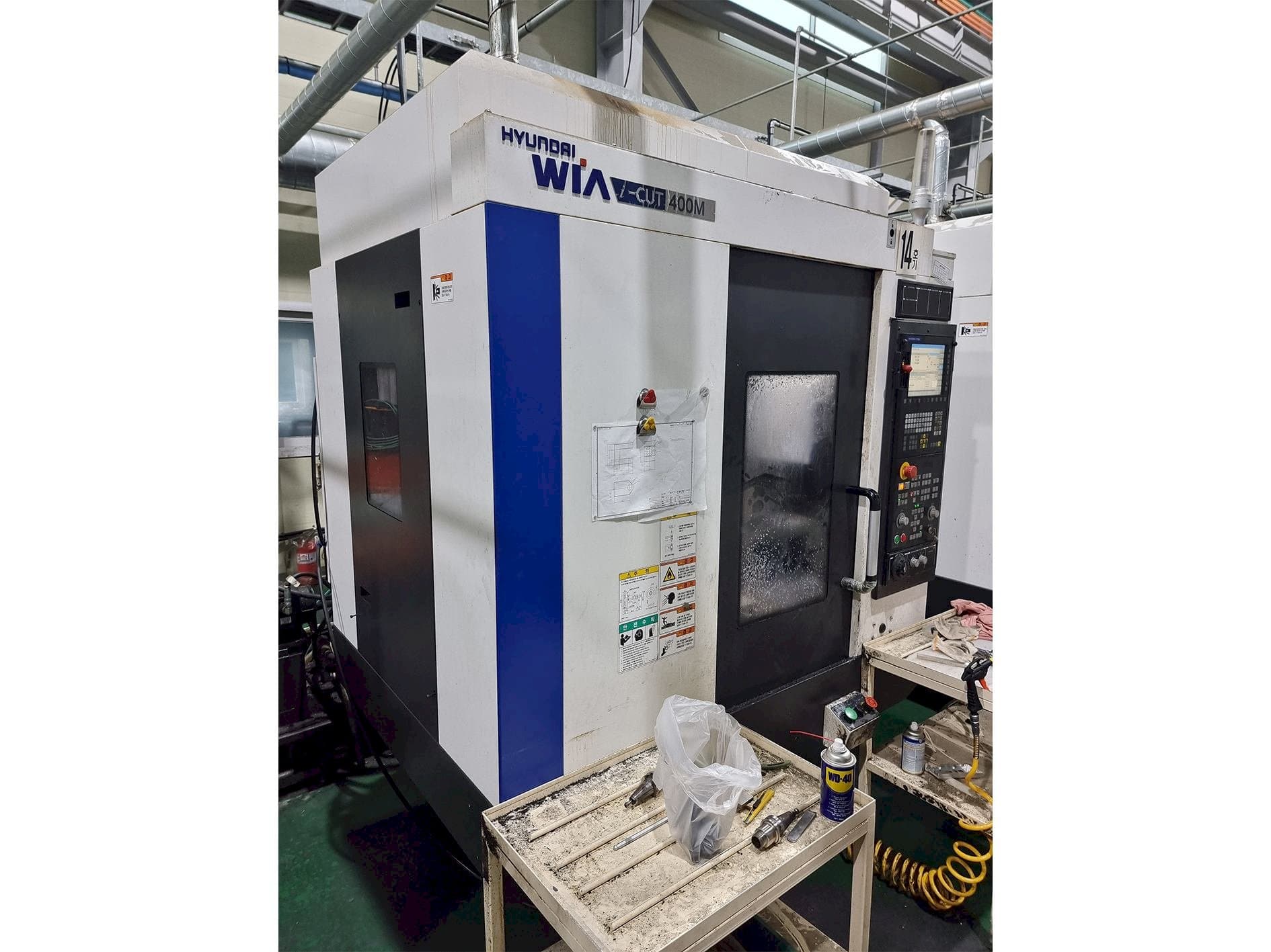 Front view of Hyundai Wia i-CUT400M machine