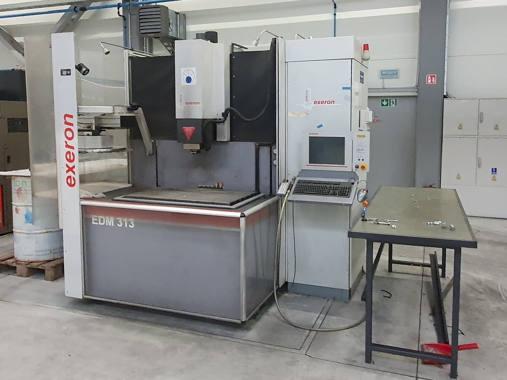 Front view of EXTRON EDM 313 machine