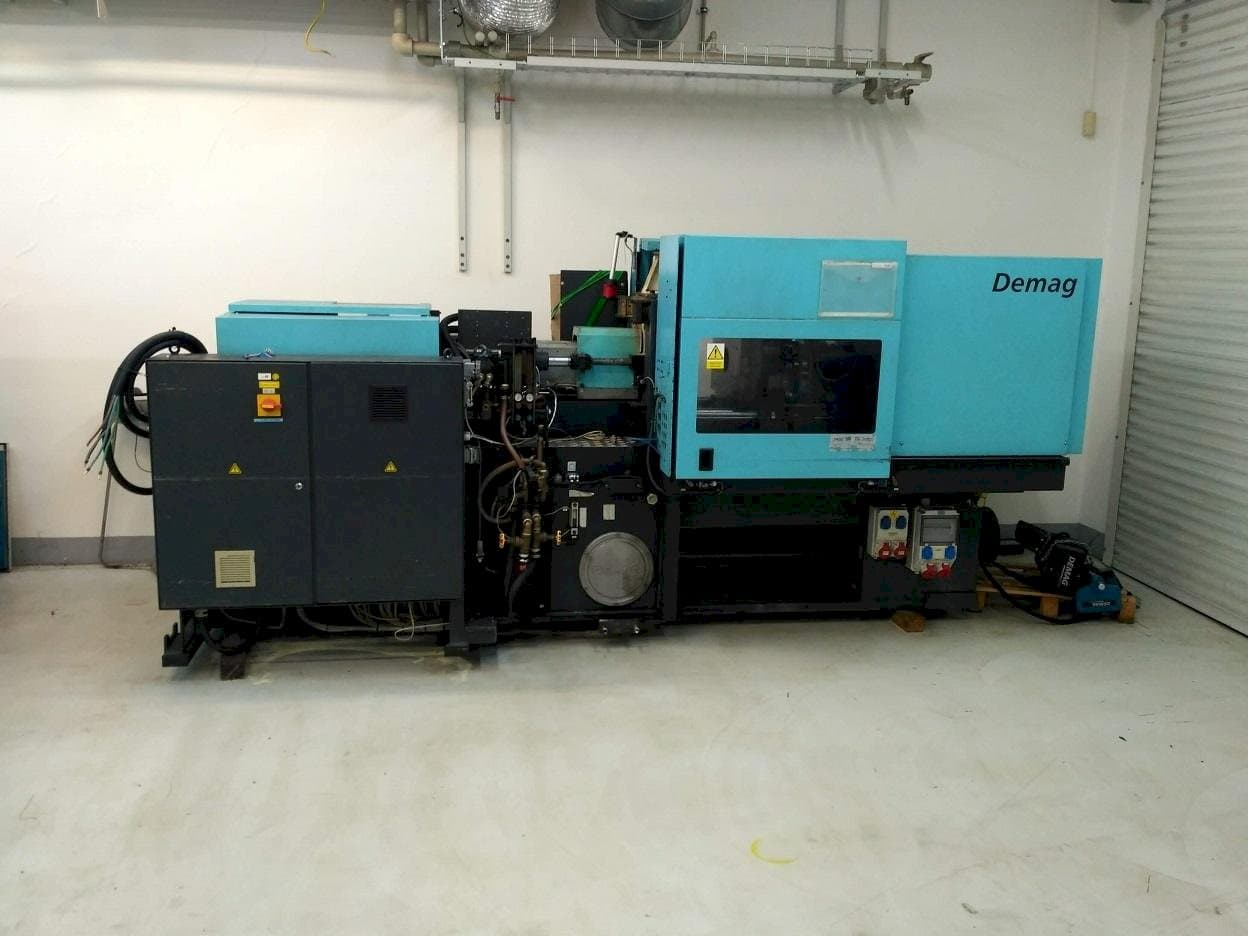 Front view of DEMAG Ergotech Concept 800/420-310 machine