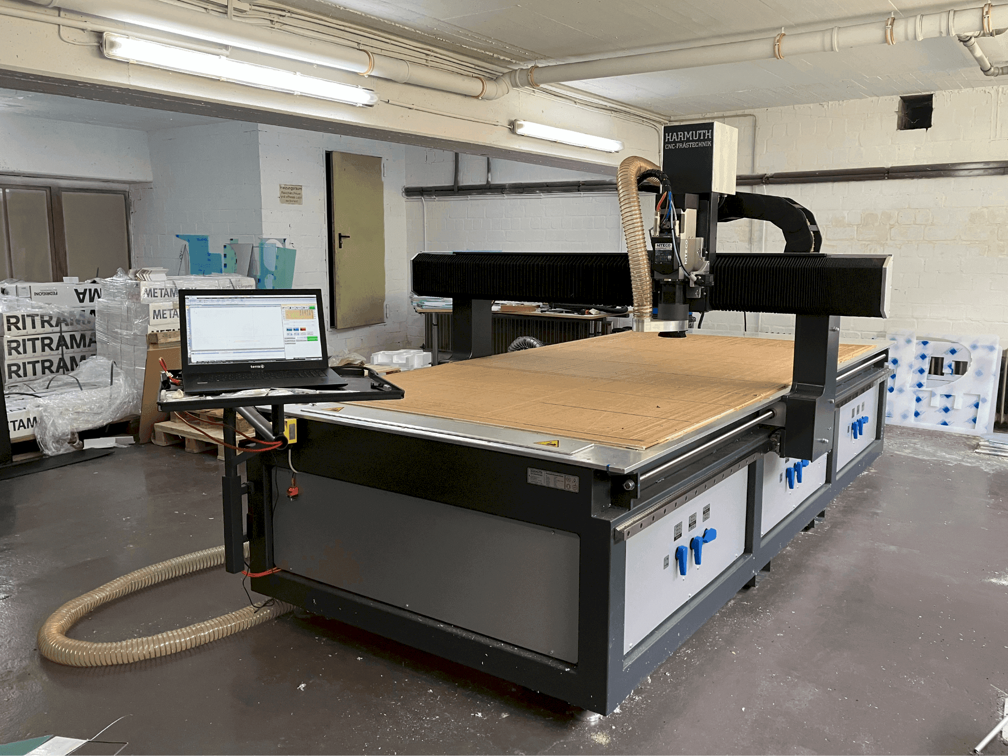 Front view of HARMUTH F+3000 machine