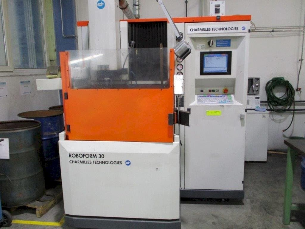 Front view of AgieCharmilles Roboform 30  machine
