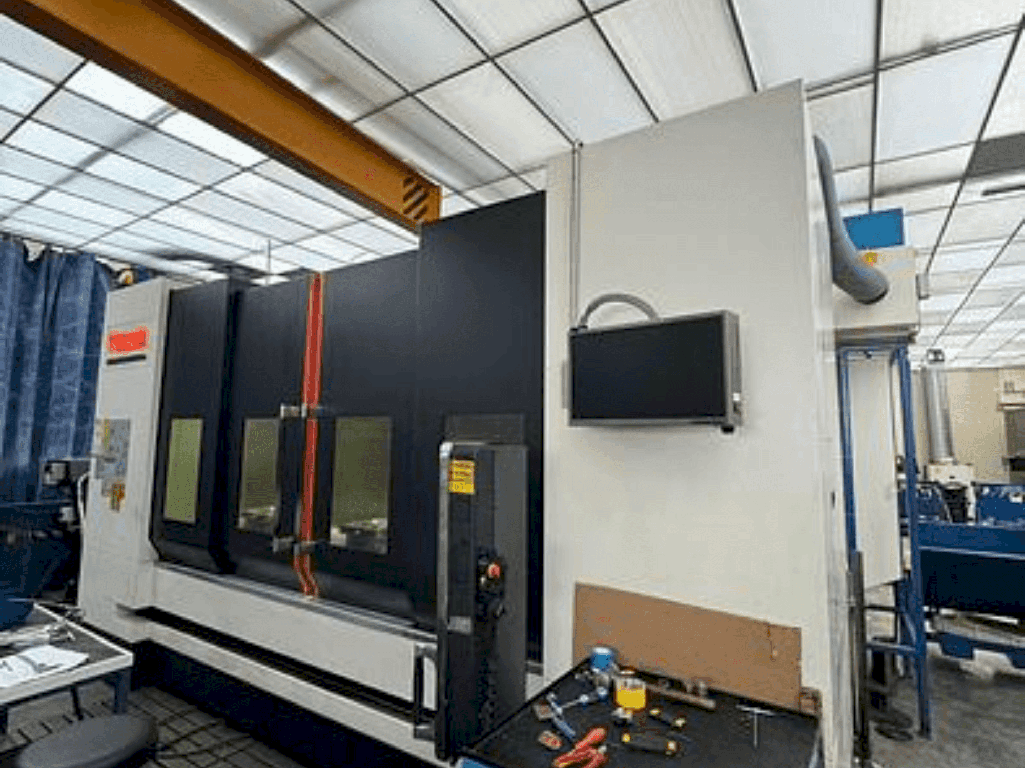 Front view of Mazak VTC 800/30 SR machine