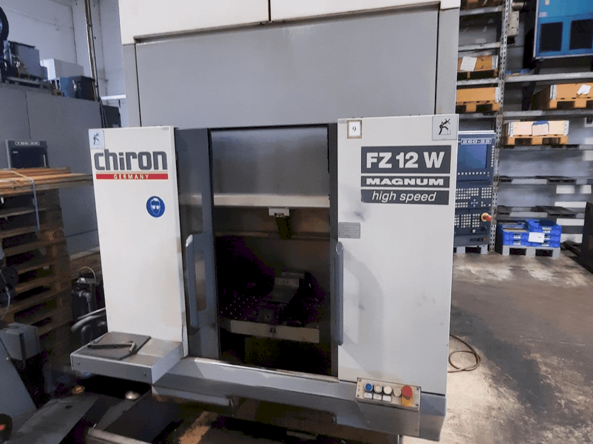 Front view of CHIRON FZ 12 W  machine