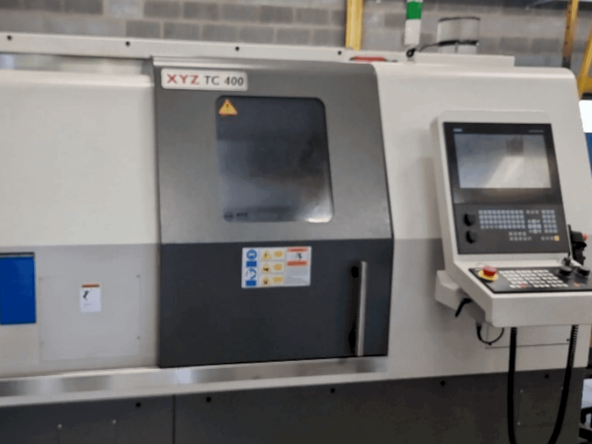 Front view of XYZ TC 400  machine