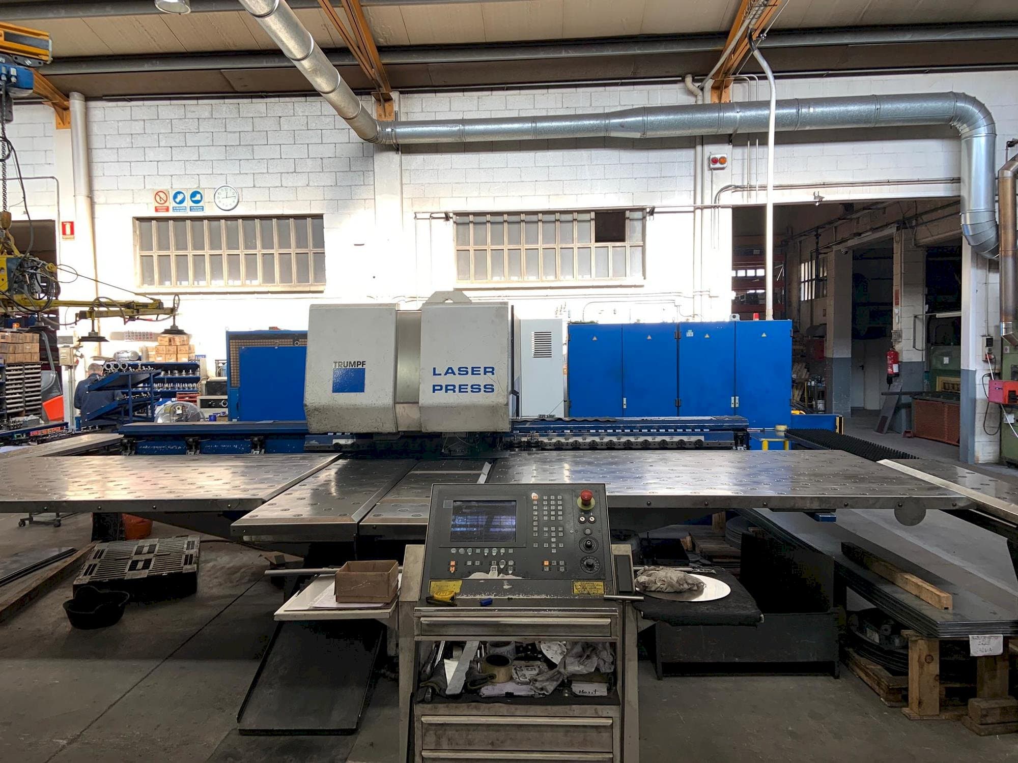 Front view of Trumpf Trumatic 600 L machine