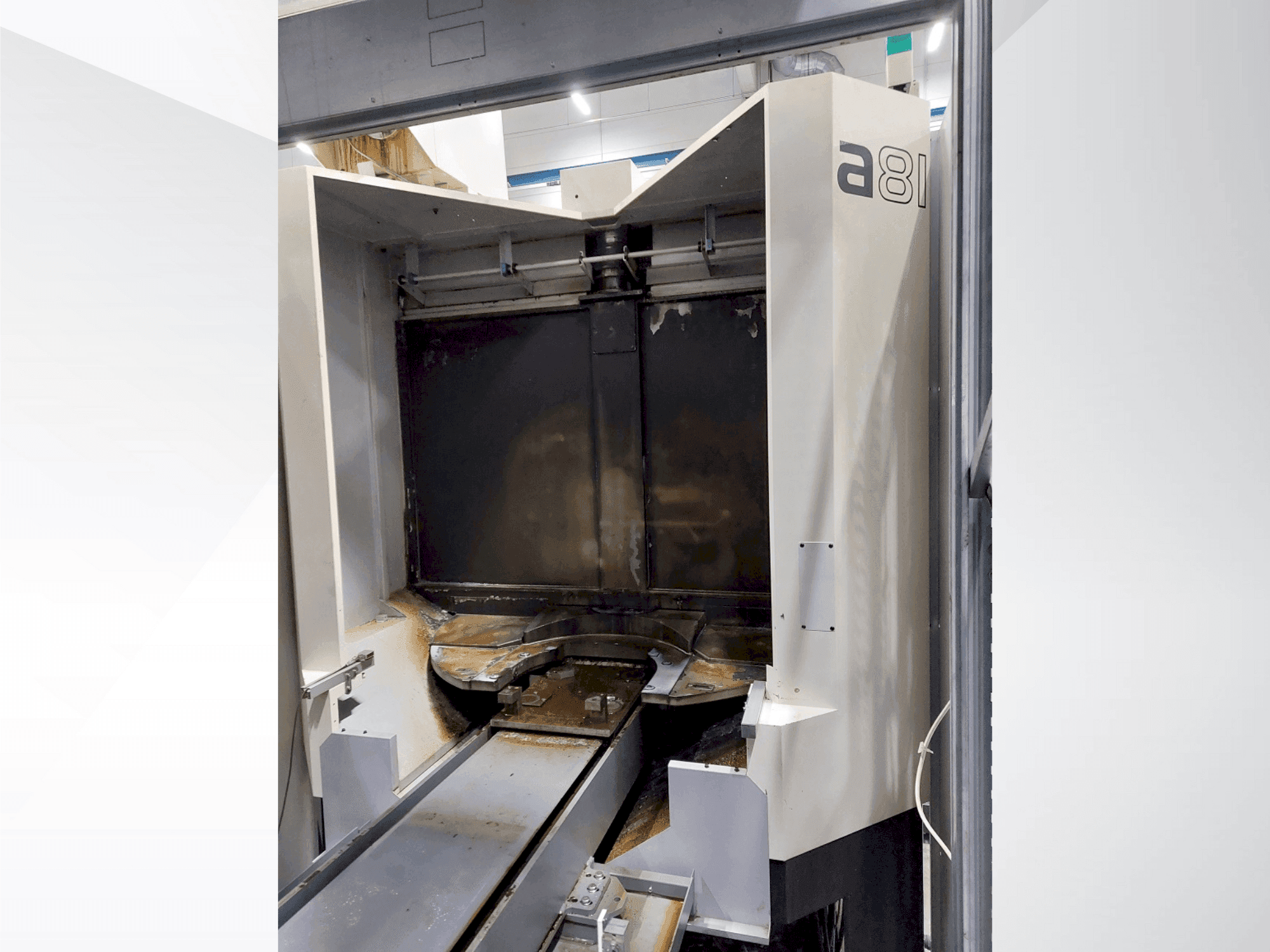 Front view of Makino a81  machine