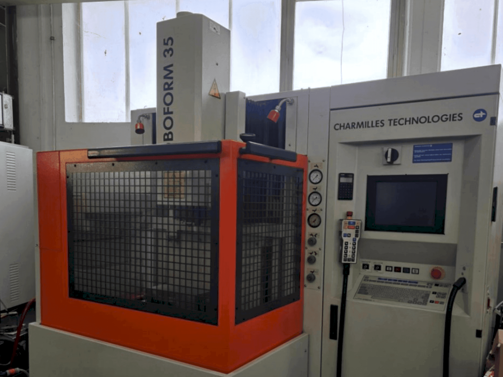 Front view of CHARMILLES Roboform 35  machine